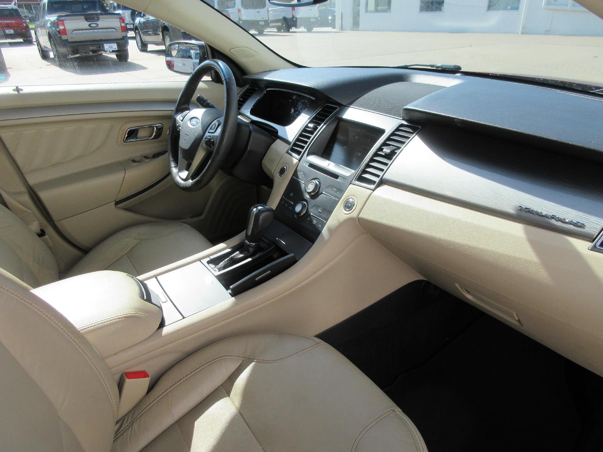 2015 Ford Taurus 4dr Sdn SEL FWD
