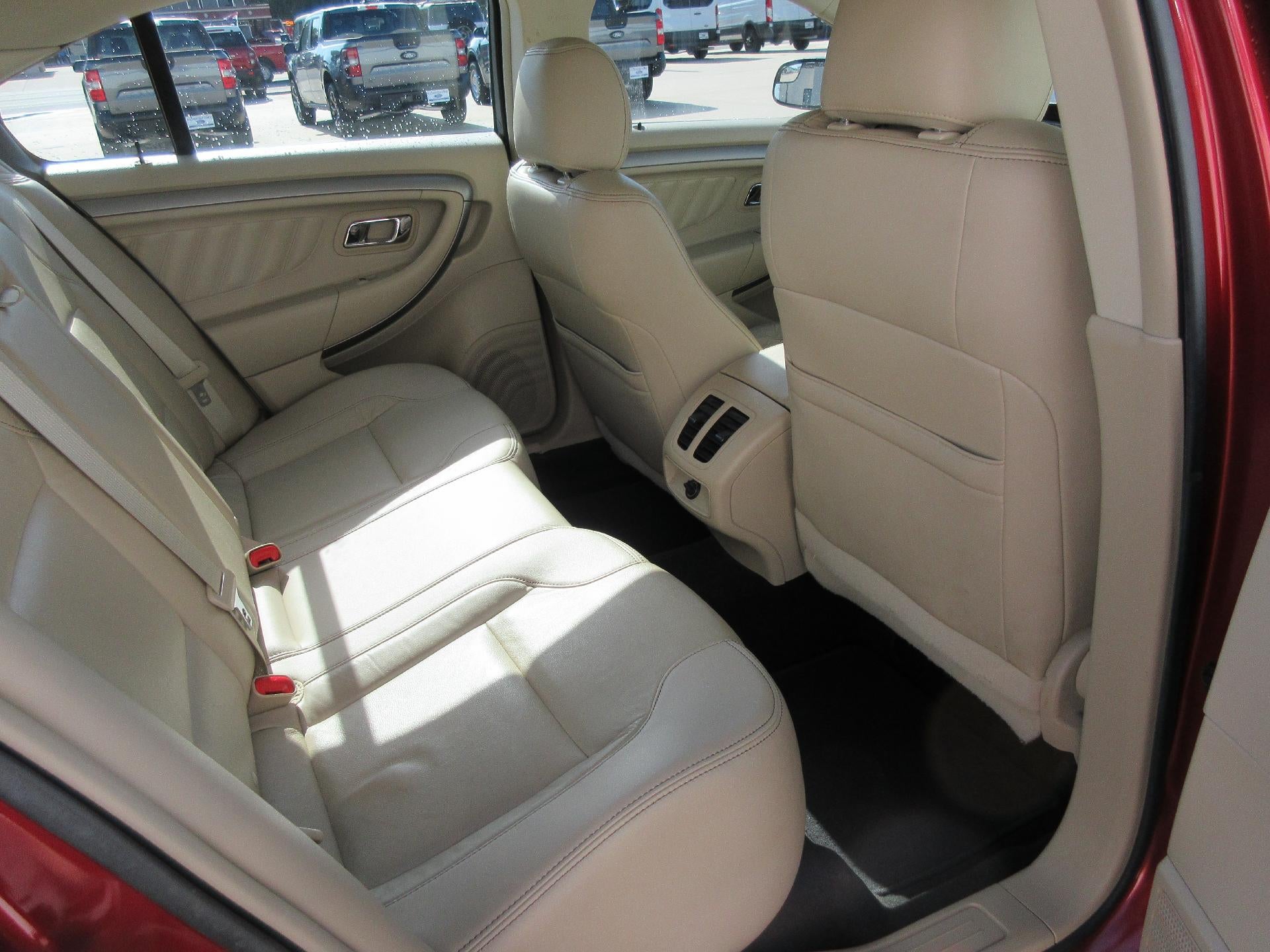 2015 Ford Taurus 4dr Sdn SEL FWD