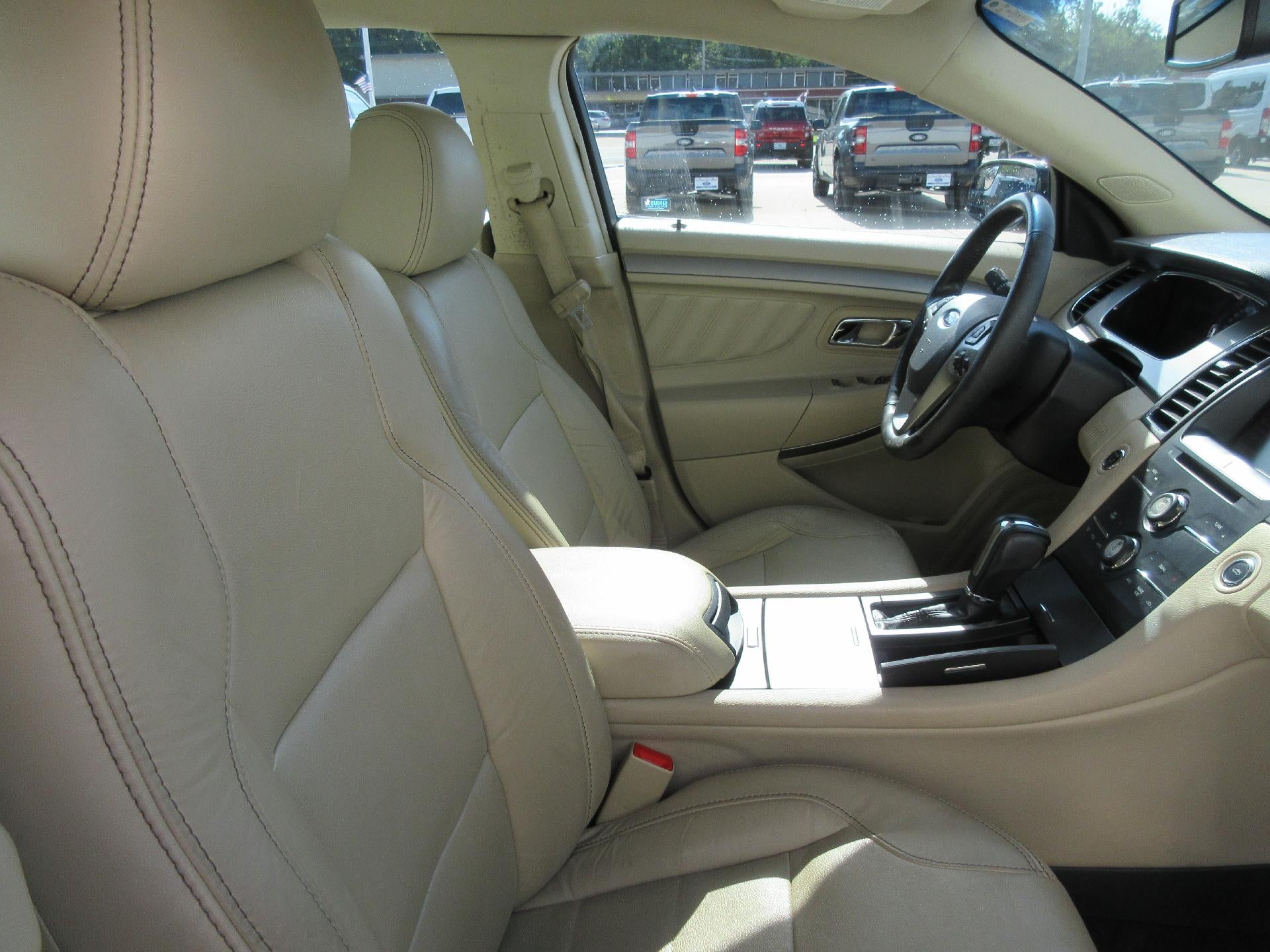 2015 Ford Taurus 4dr Sdn SEL FWD