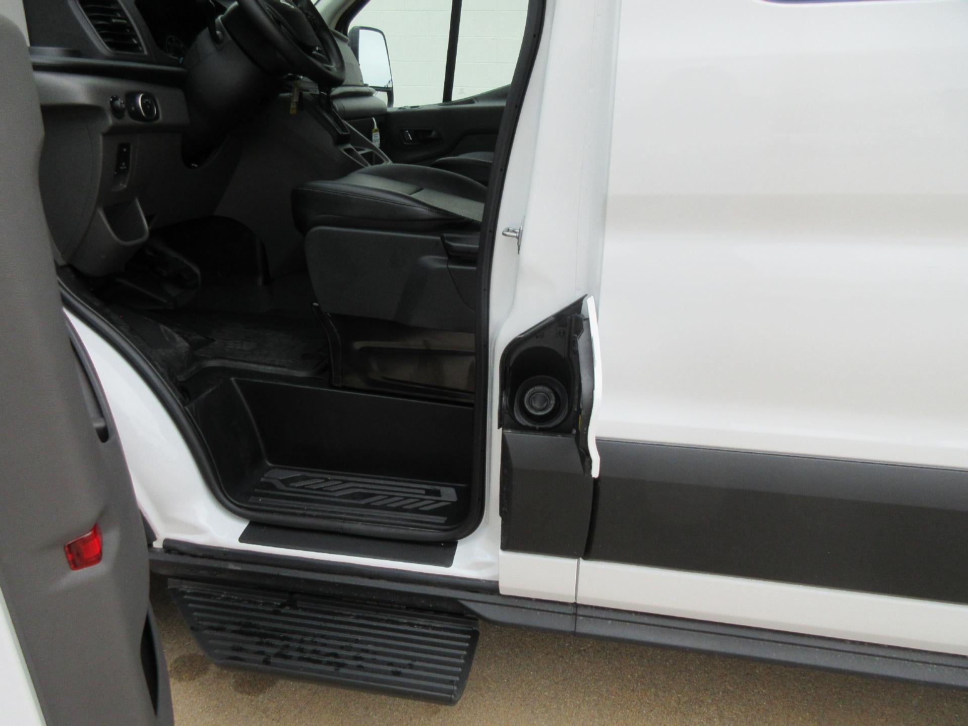 2025 Ford Transit Passenger Wagon T-350 148" Med Roof XL RWD