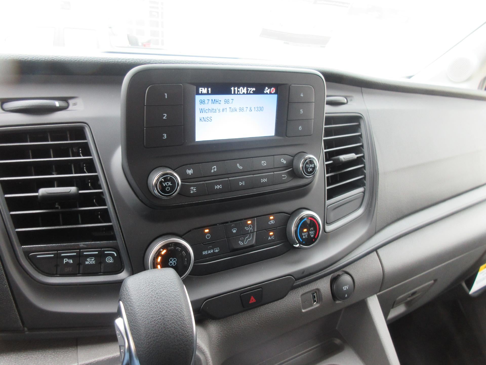 2025 Ford Transit Passenger Wagon T-350 148" Med Roof XL RWD