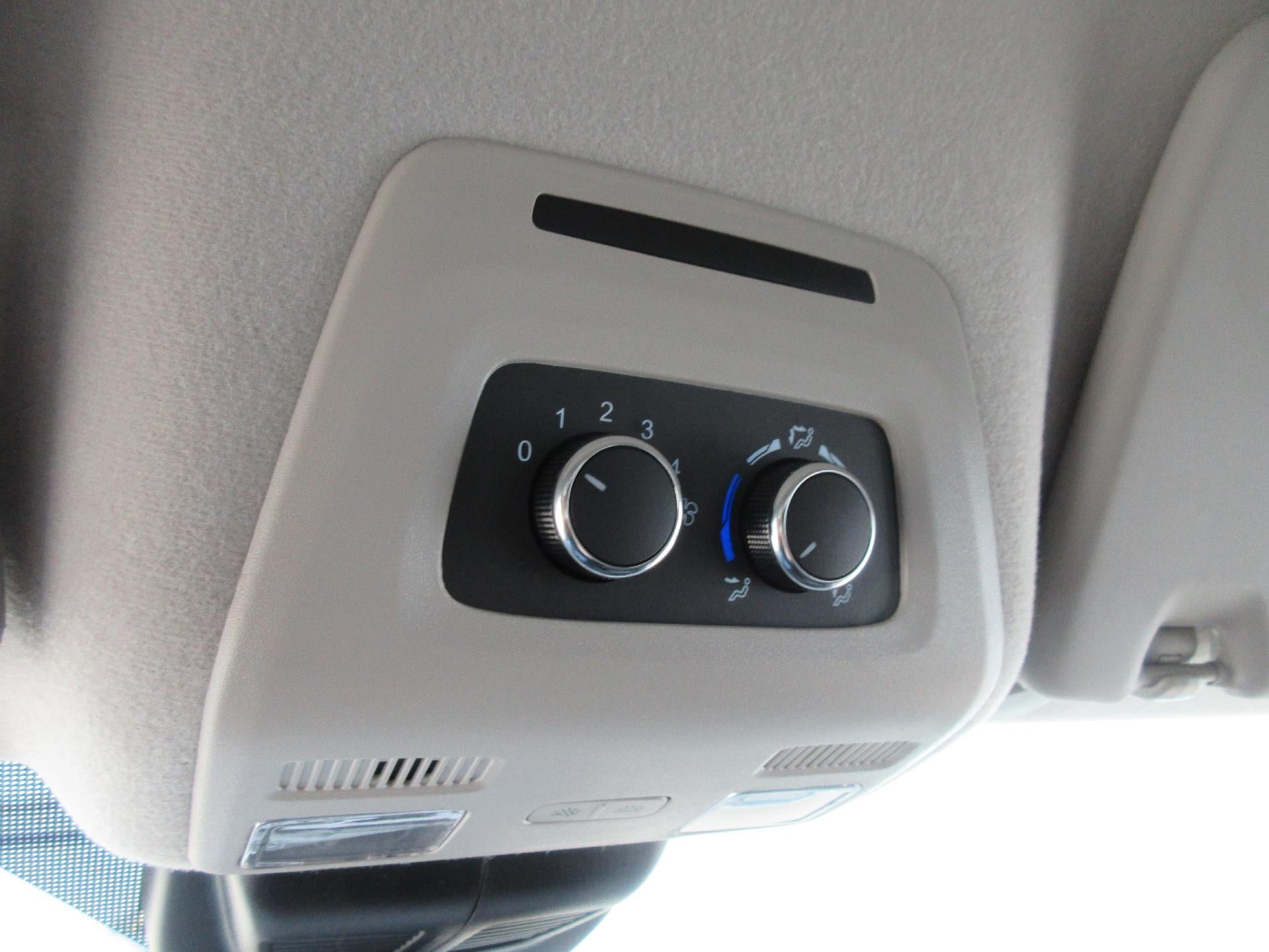 2025 Ford Transit Passenger Wagon T-350 148" Med Roof XL RWD