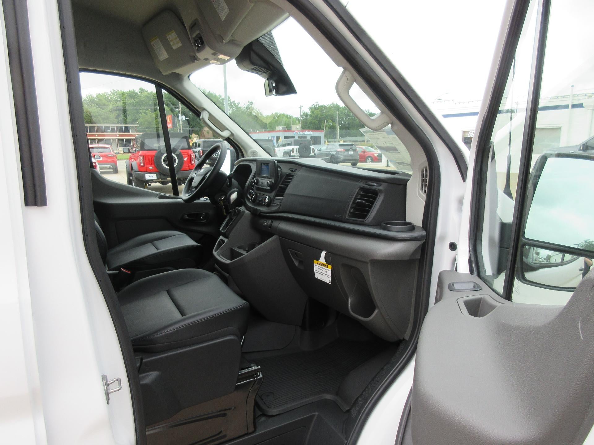 2025 Ford Transit Passenger Wagon T-350 148" Med Roof XL RWD