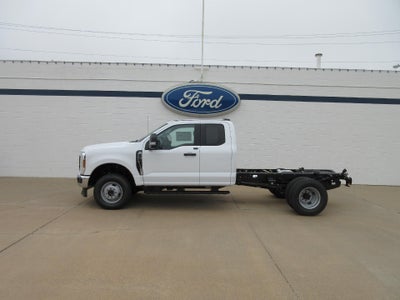 2026 Ford Super Duty F-350 DRW XL 4WD SuperCab 168" WB 60" CA