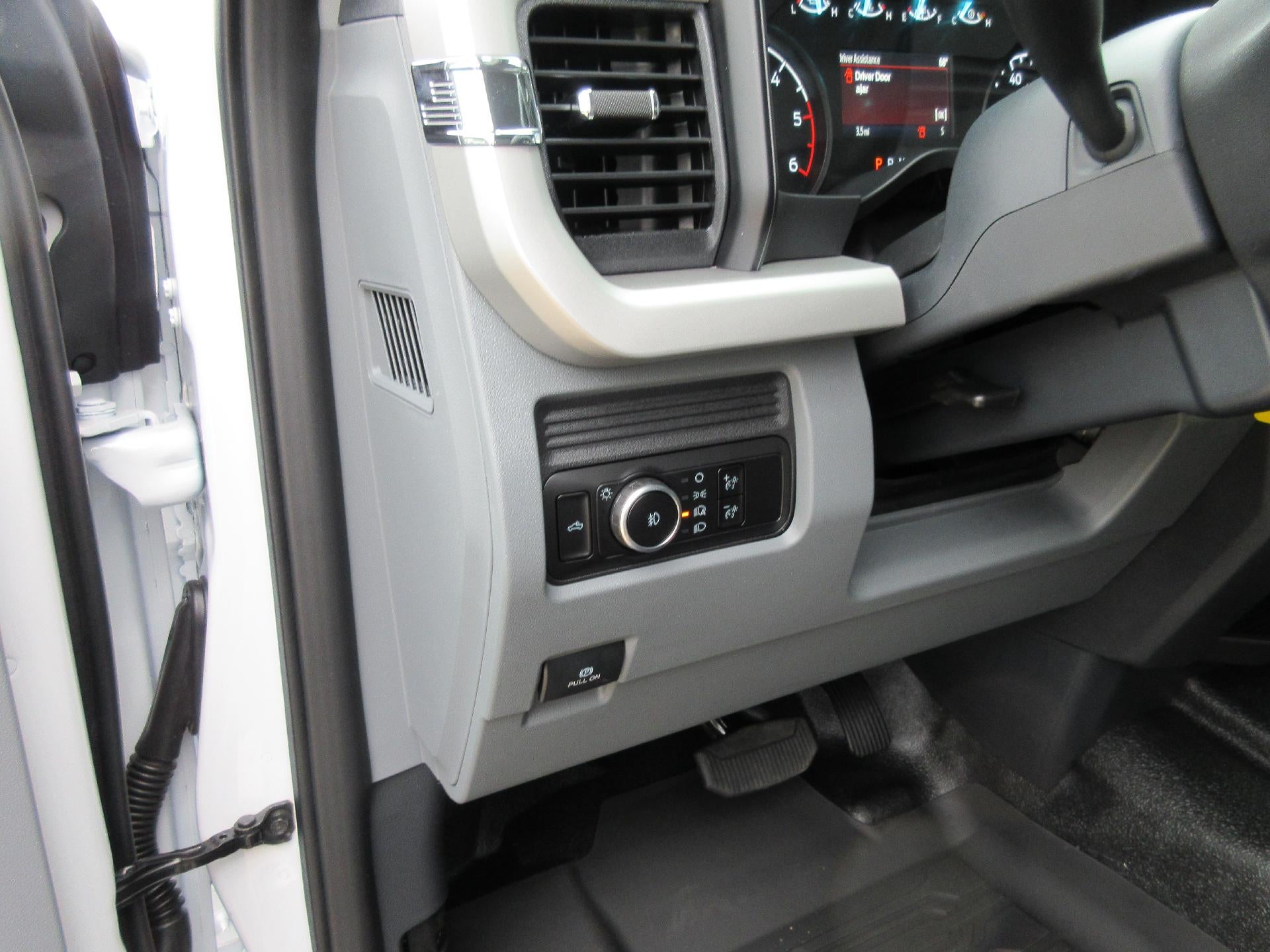 2026 Ford Super Duty F-350 DRW XL 4WD SuperCab 168" WB 60" CA