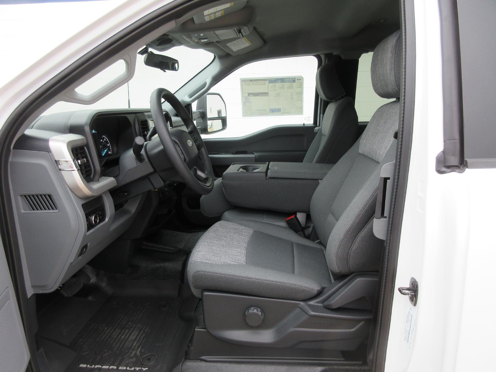 2026 Ford Super Duty F-350 DRW XL 4WD SuperCab 168" WB 60" CA