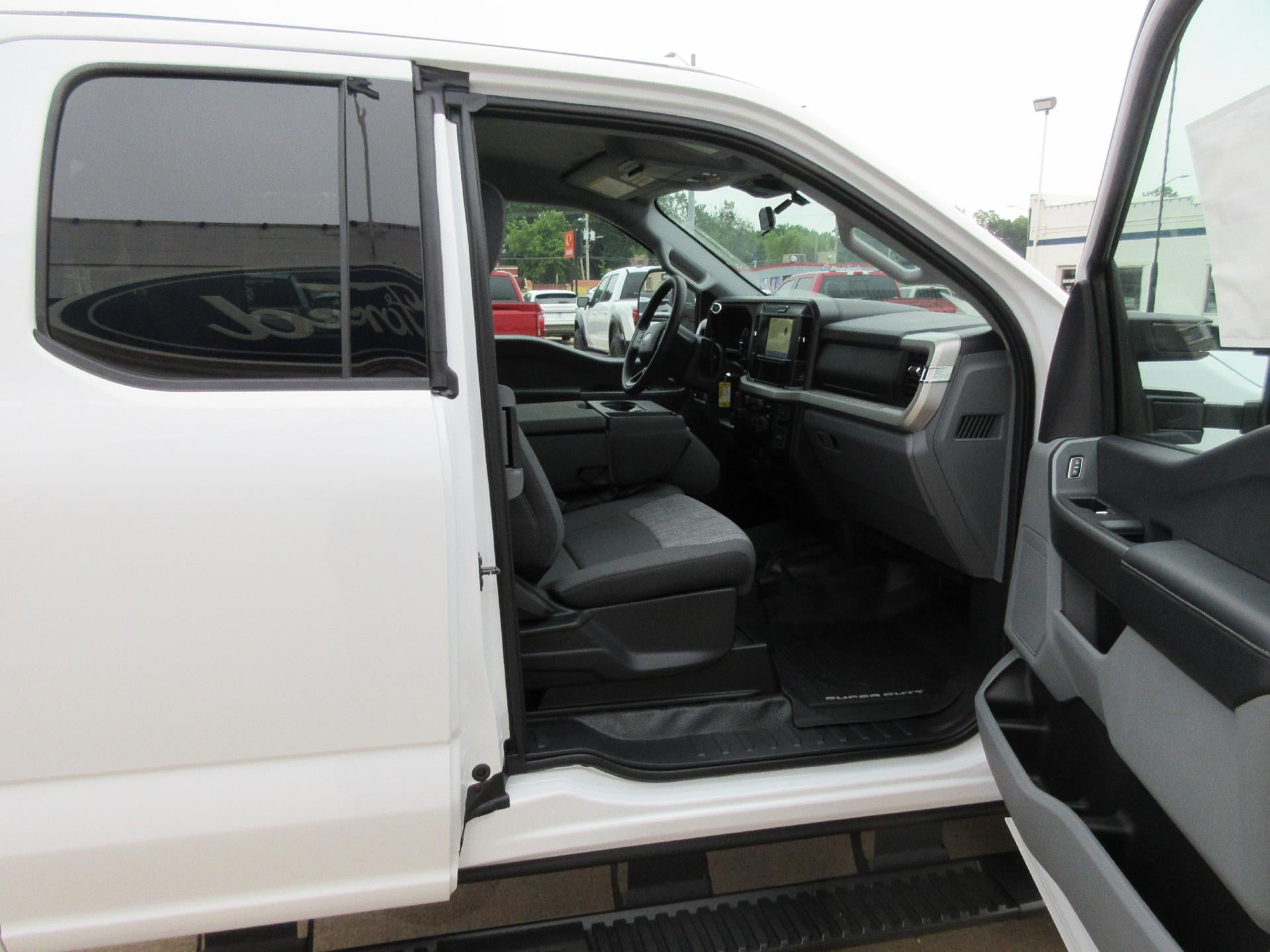 2026 Ford Super Duty F-350 DRW XL 4WD SuperCab 168" WB 60" CA