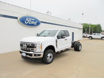 2026 Ford Super Duty F-350 DRW XL 4WD SuperCab 168" WB 60" CA