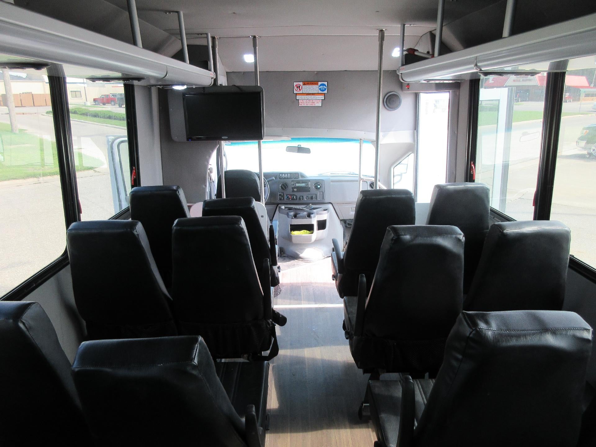 2017 Ford E-Series Cutaway E-450 DRW 158" WB