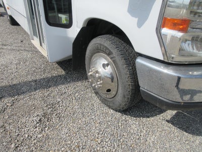 2017 Ford E-Series Cutaway E-450 DRW 158" WB