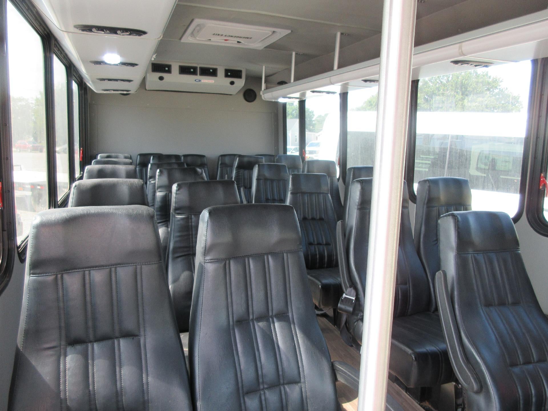 2017 Ford E-Series Cutaway E-450 DRW 158" WB