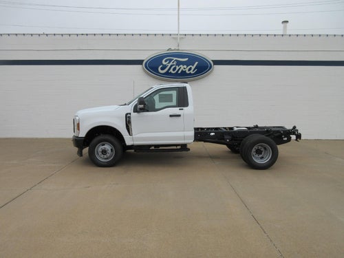 2026 Ford Super Duty F-350 DRW XL 4WD Reg Cab 169" WB 84" CA