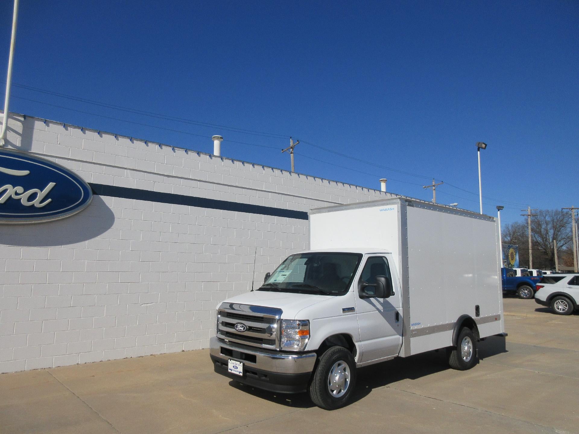 2026 Ford E-Series Cutaway E-350 SRW 138" WB