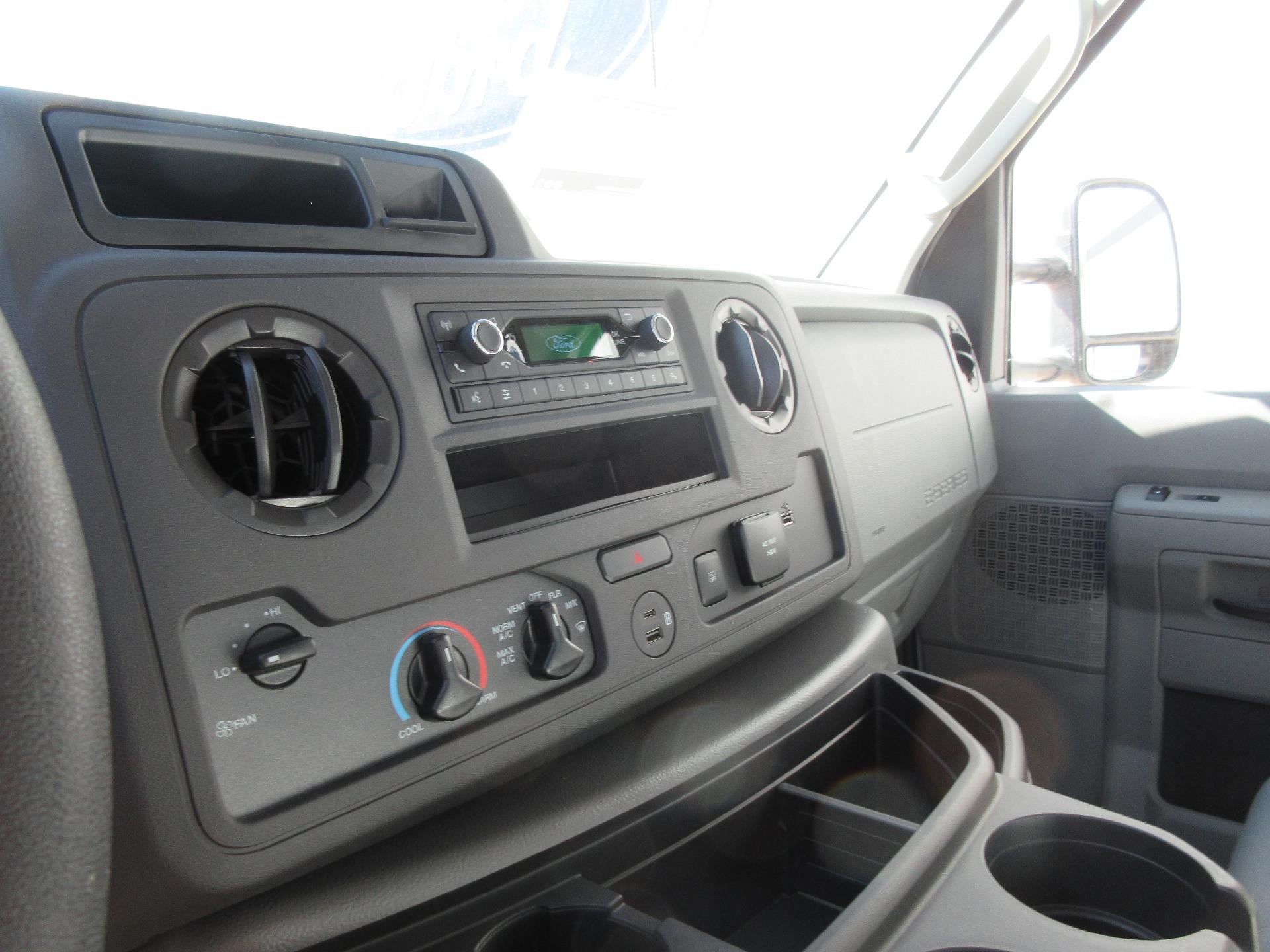 2026 Ford E-Series Cutaway E-350 SRW 138" WB