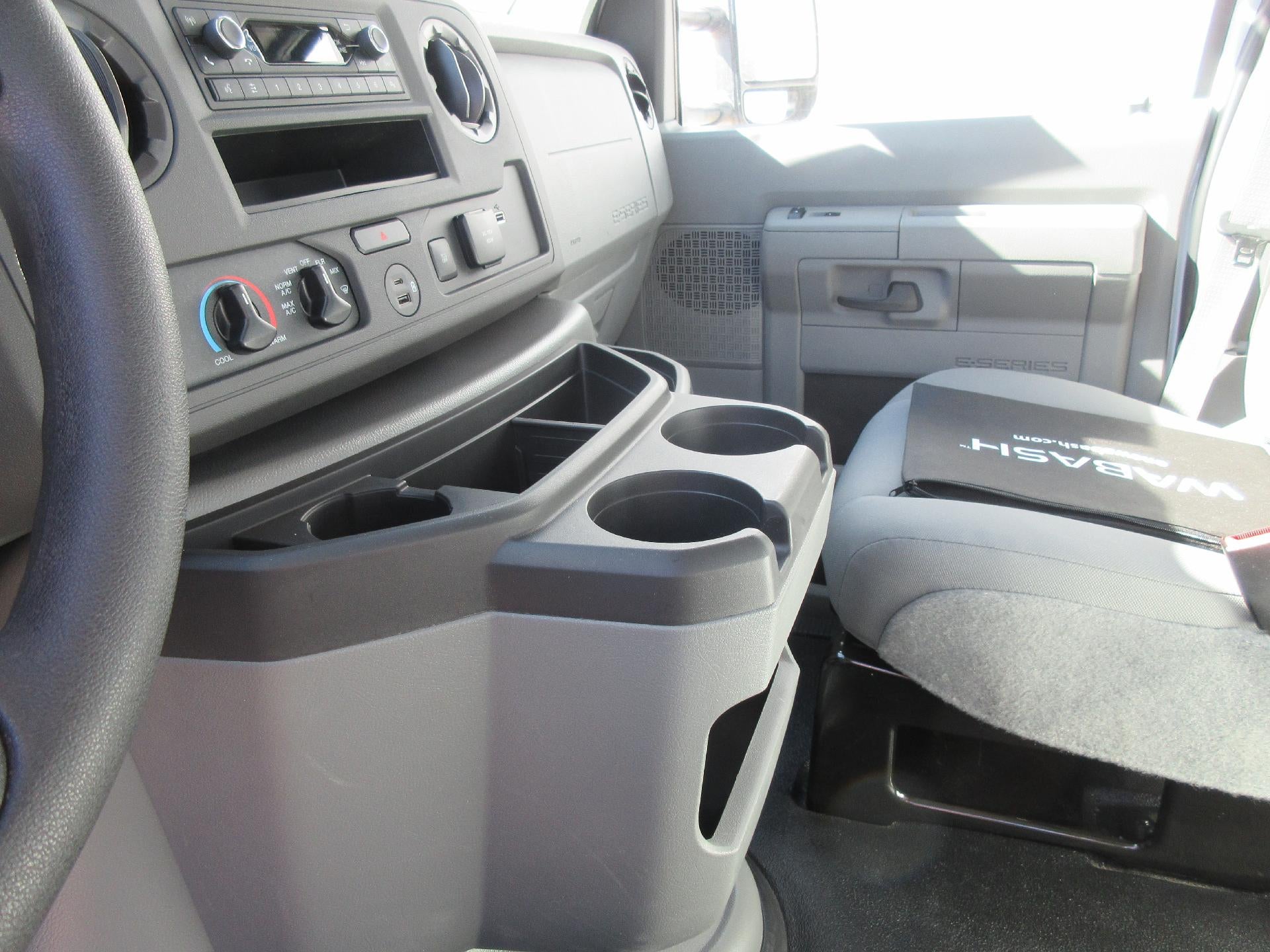 2026 Ford E-Series Cutaway E-350 SRW 138" WB