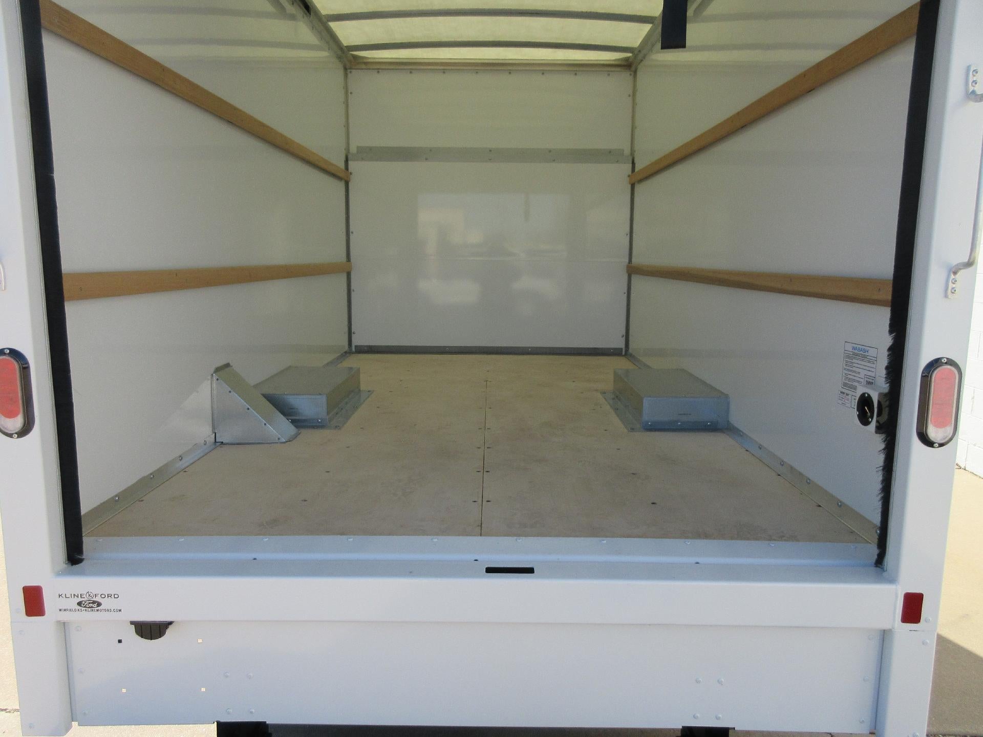 2026 Ford E-Series Cutaway E-350 SRW 138" WB