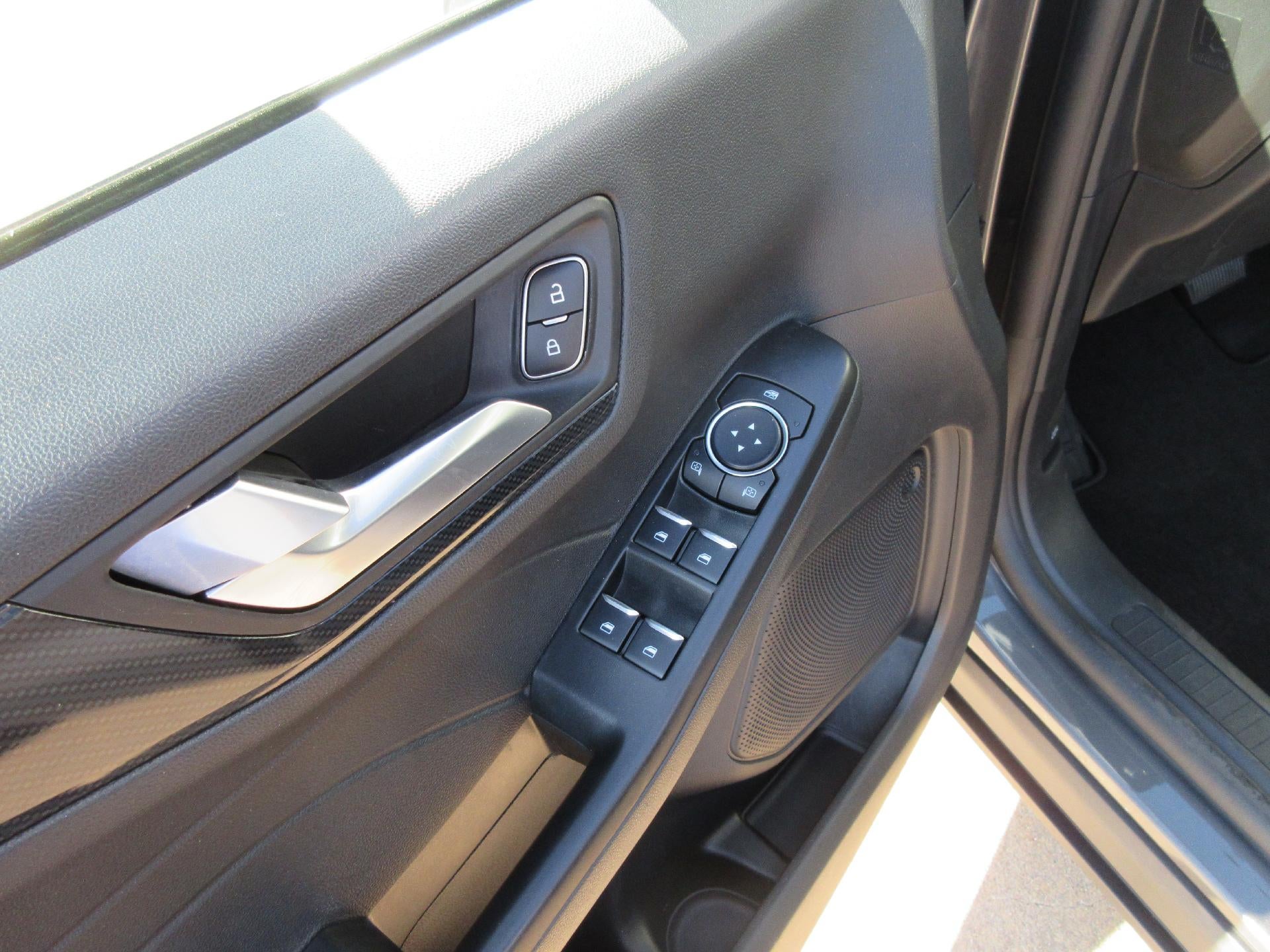 2025 Ford Escape ST-Line FWD