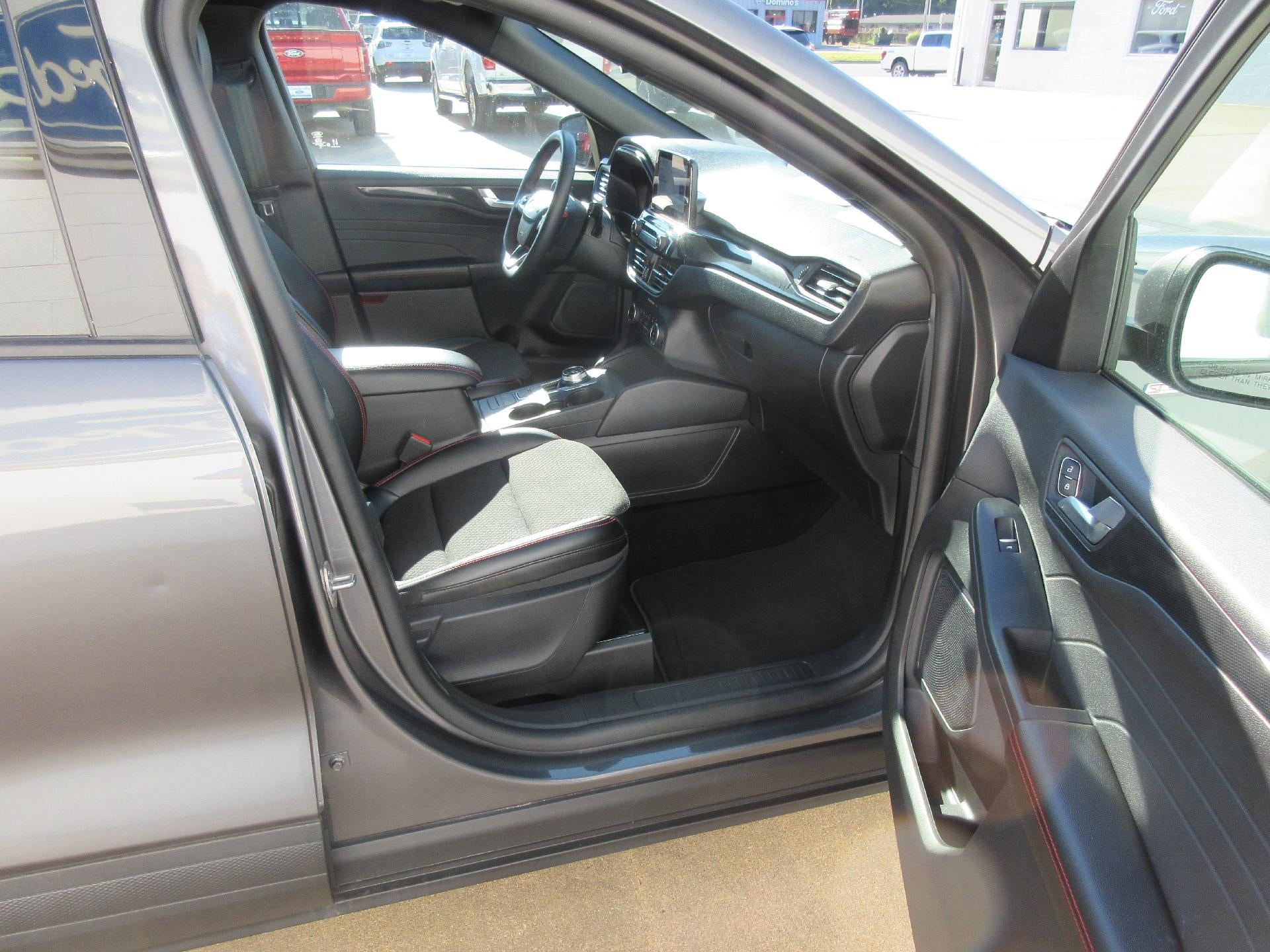 2025 Ford Escape ST-Line FWD