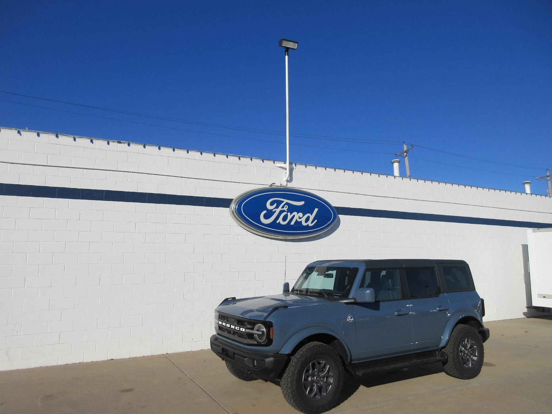 2025 Ford Bronco Outer Banks 4 Door 4x4