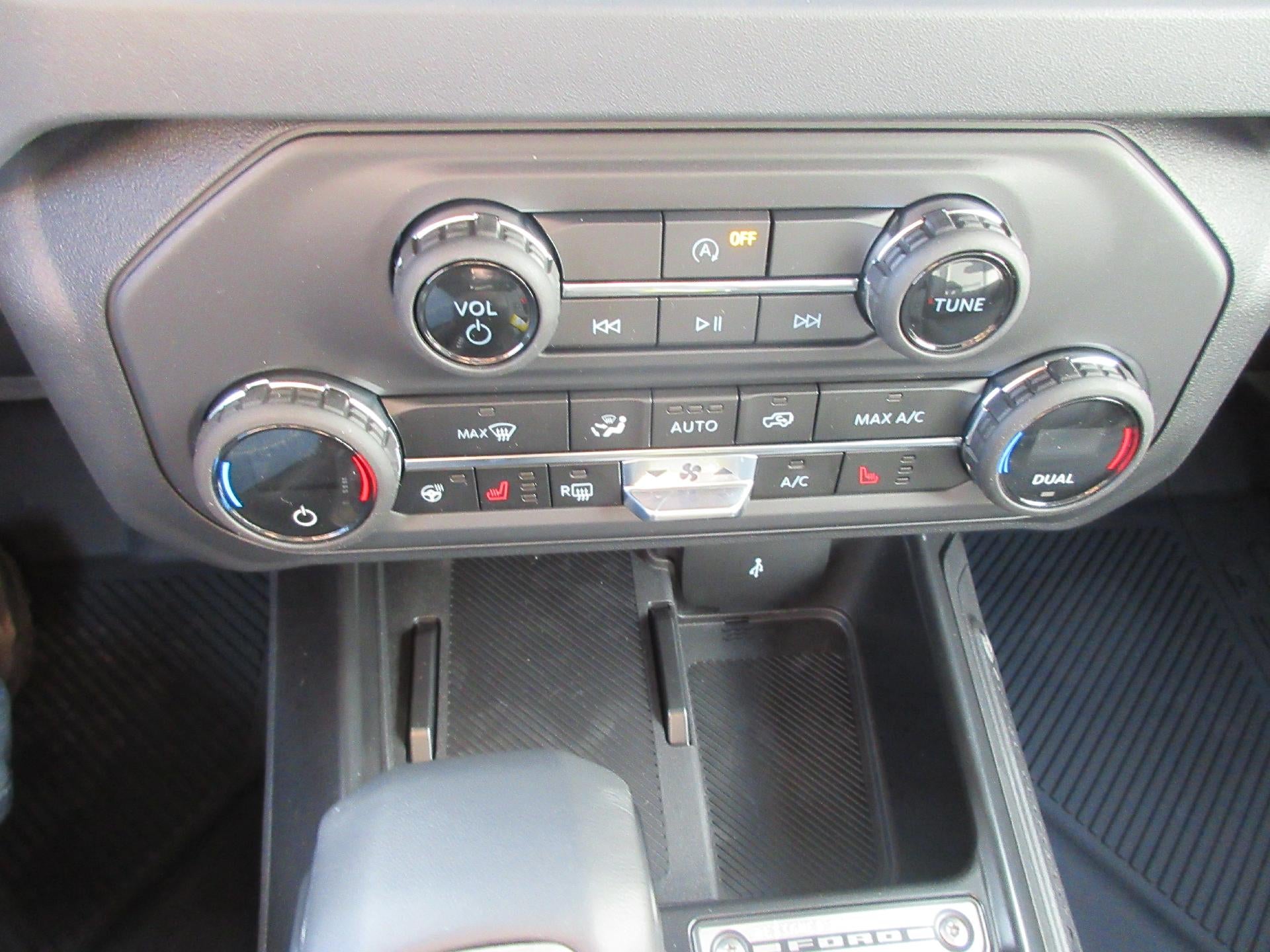 2025 Ford Bronco Outer Banks 4 Door 4x4