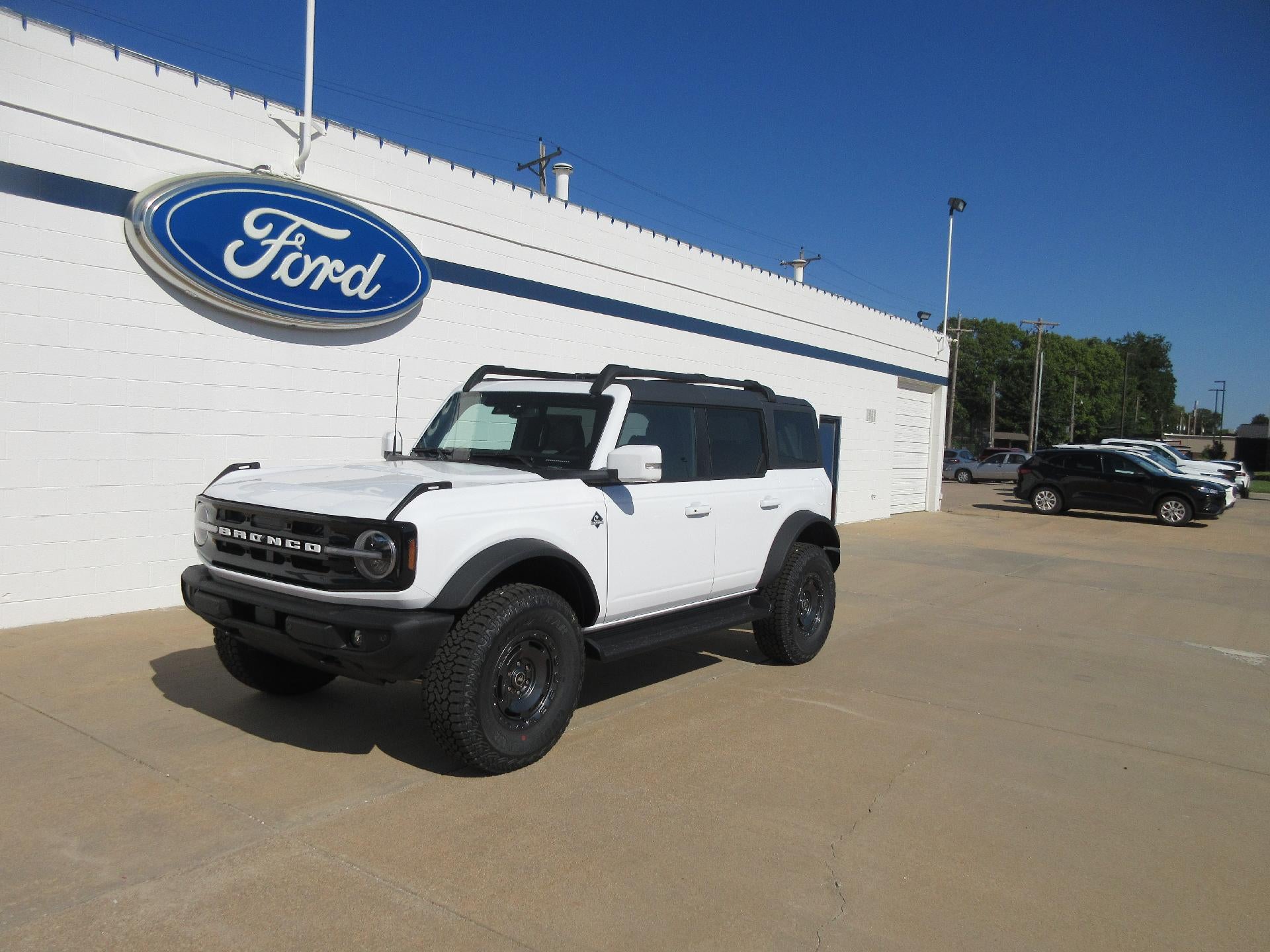 2025 Ford Bronco Outer Banks 4 Door 4x4