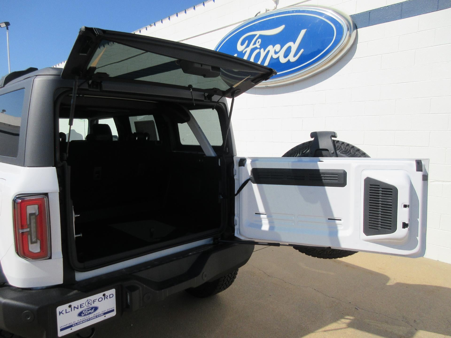 2025 Ford Bronco Outer Banks 4 Door 4x4