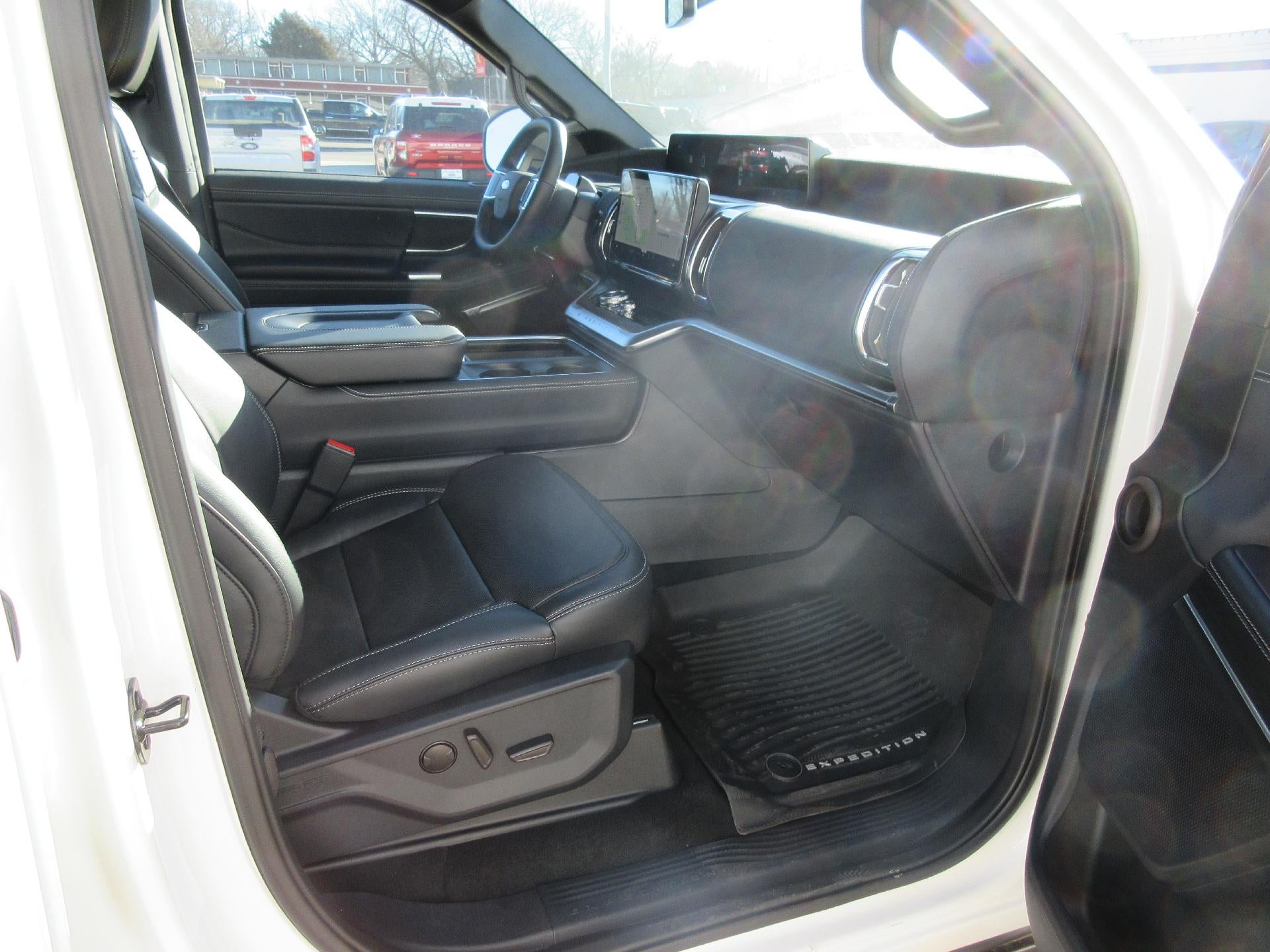 2026 Ford Expedition Max Platinum 4x4