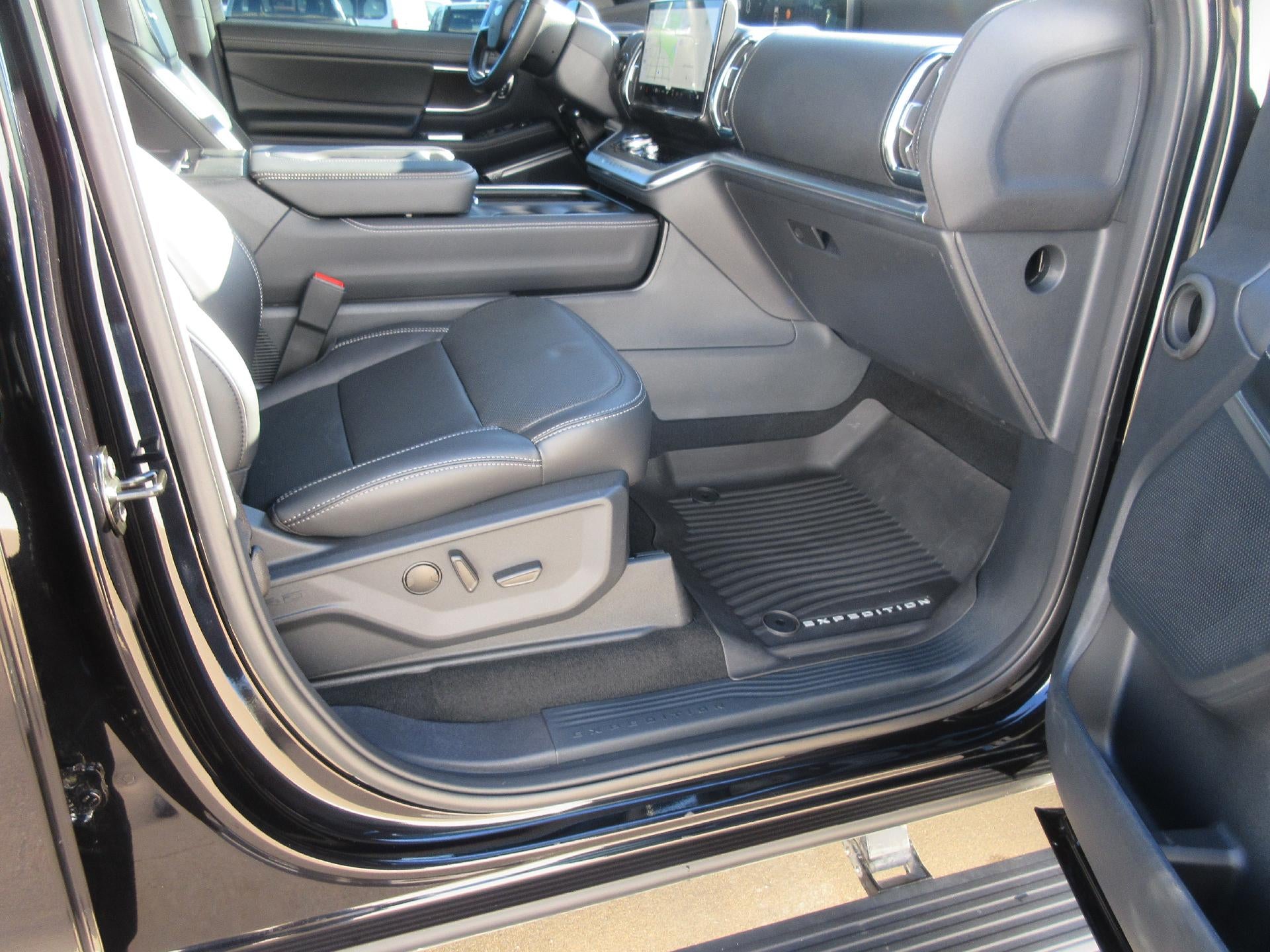 2025 Ford Expedition Max Platinum 4x4