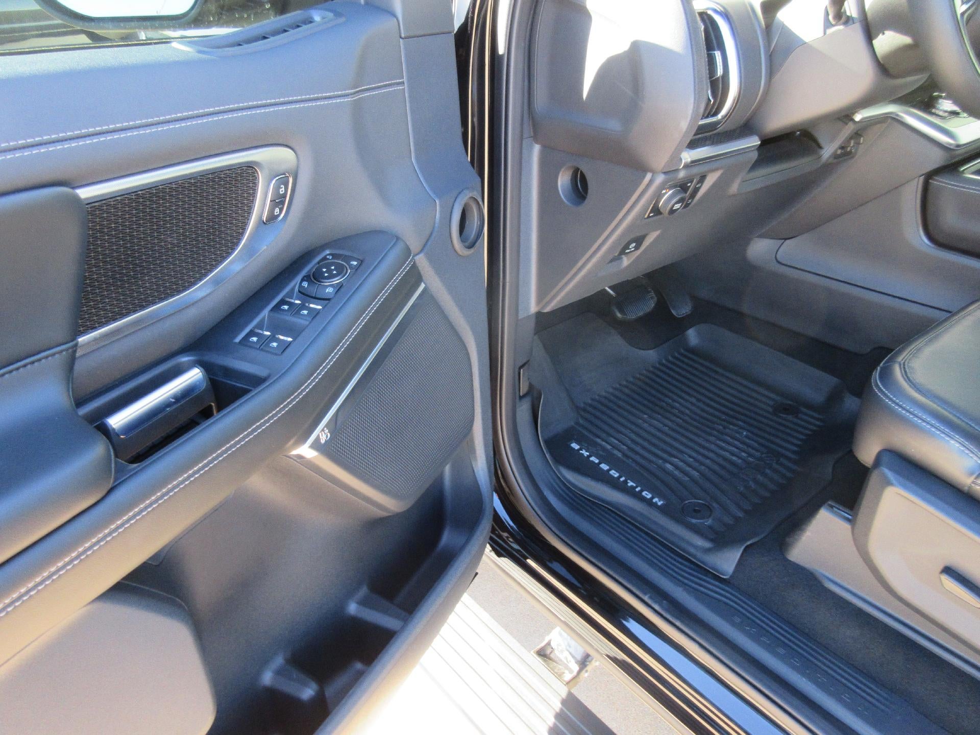 2025 Ford Expedition Max Platinum 4x4