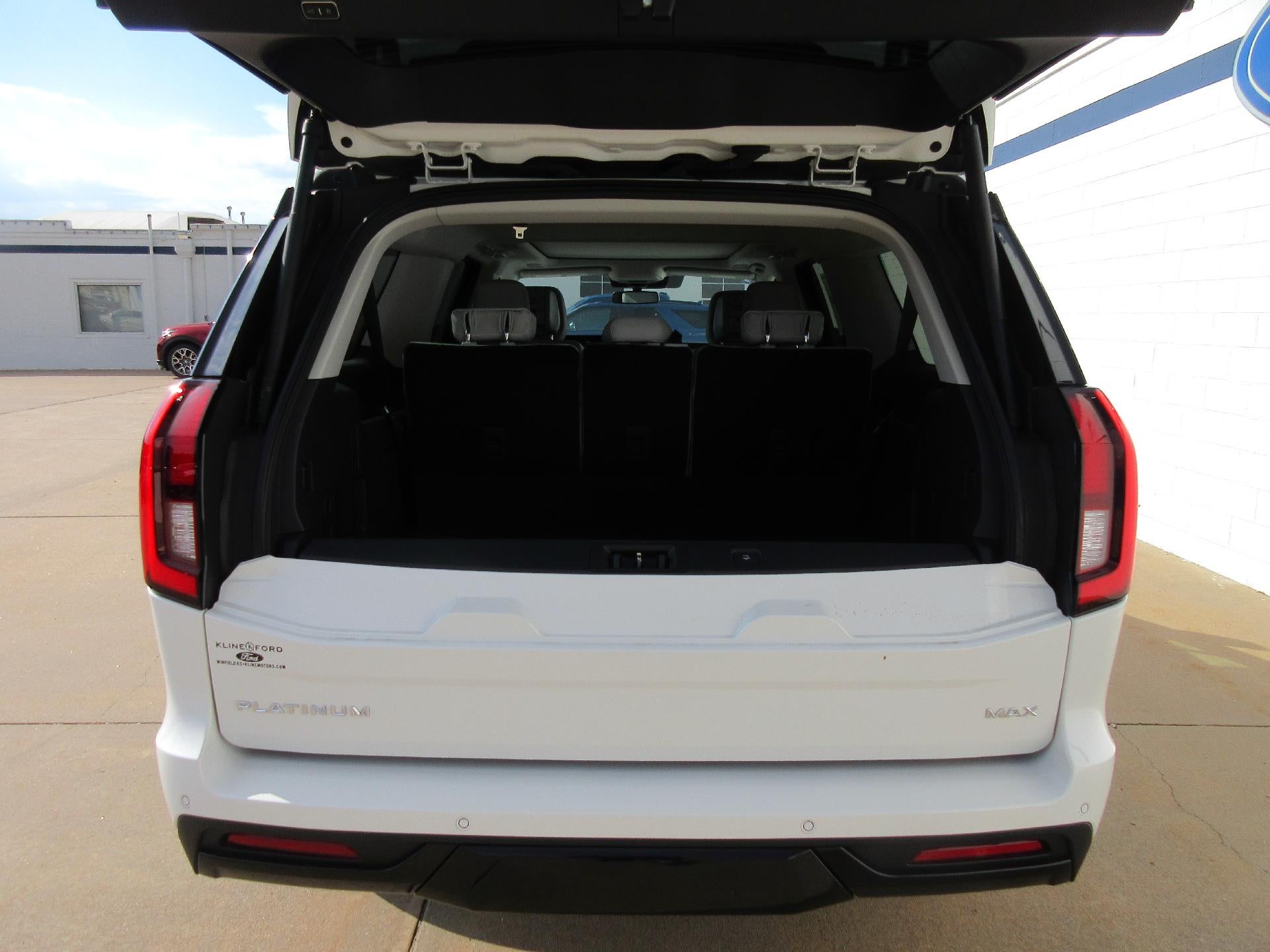 2027 Ford Expedition Max Platinum 4x4