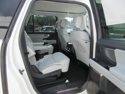 2027 Ford Expedition Max Platinum 4x4