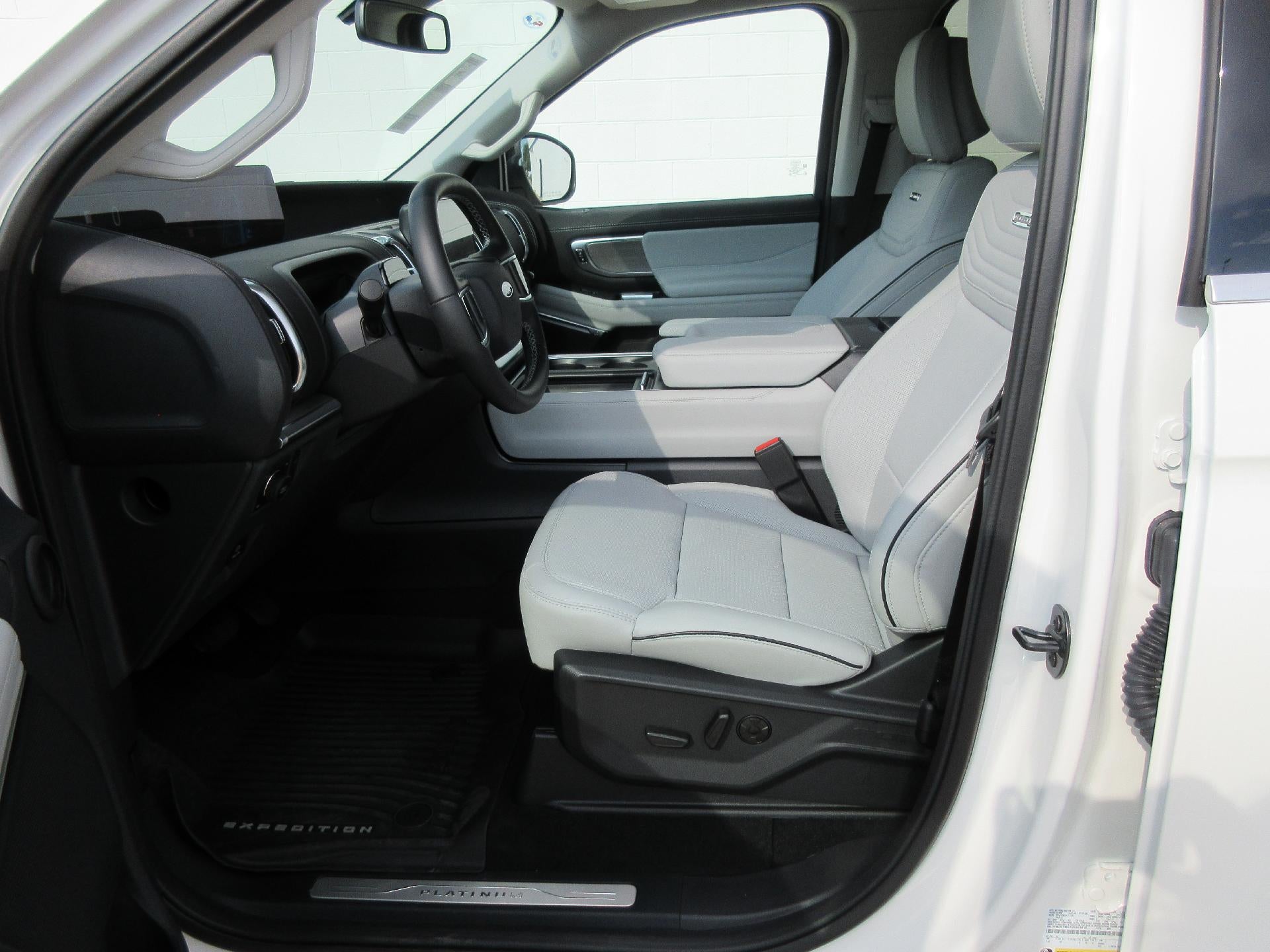 2027 Ford Expedition Max Platinum 4x4