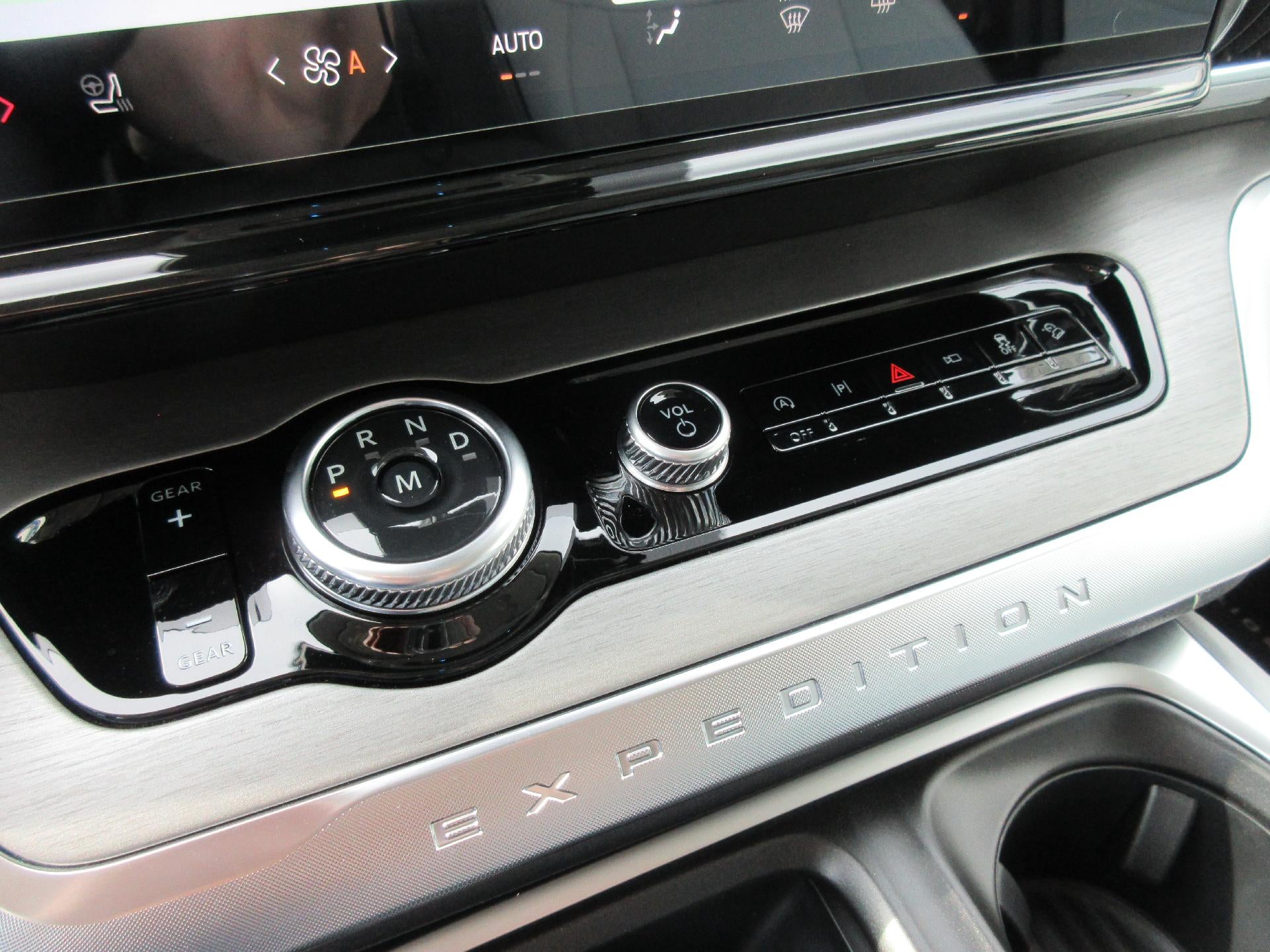 2027 Ford Expedition Max Platinum 4x4
