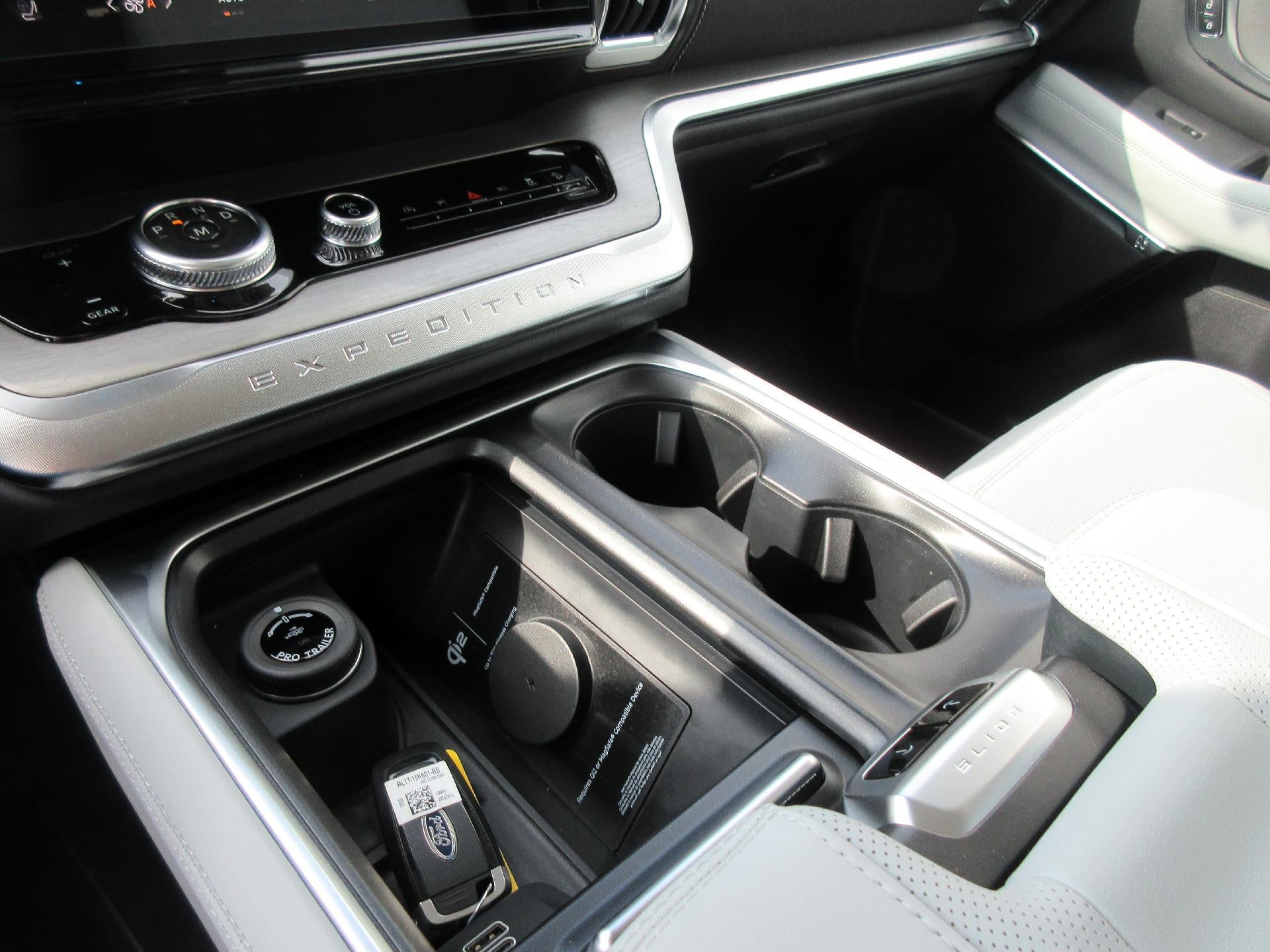 2027 Ford Expedition Max Platinum 4x4