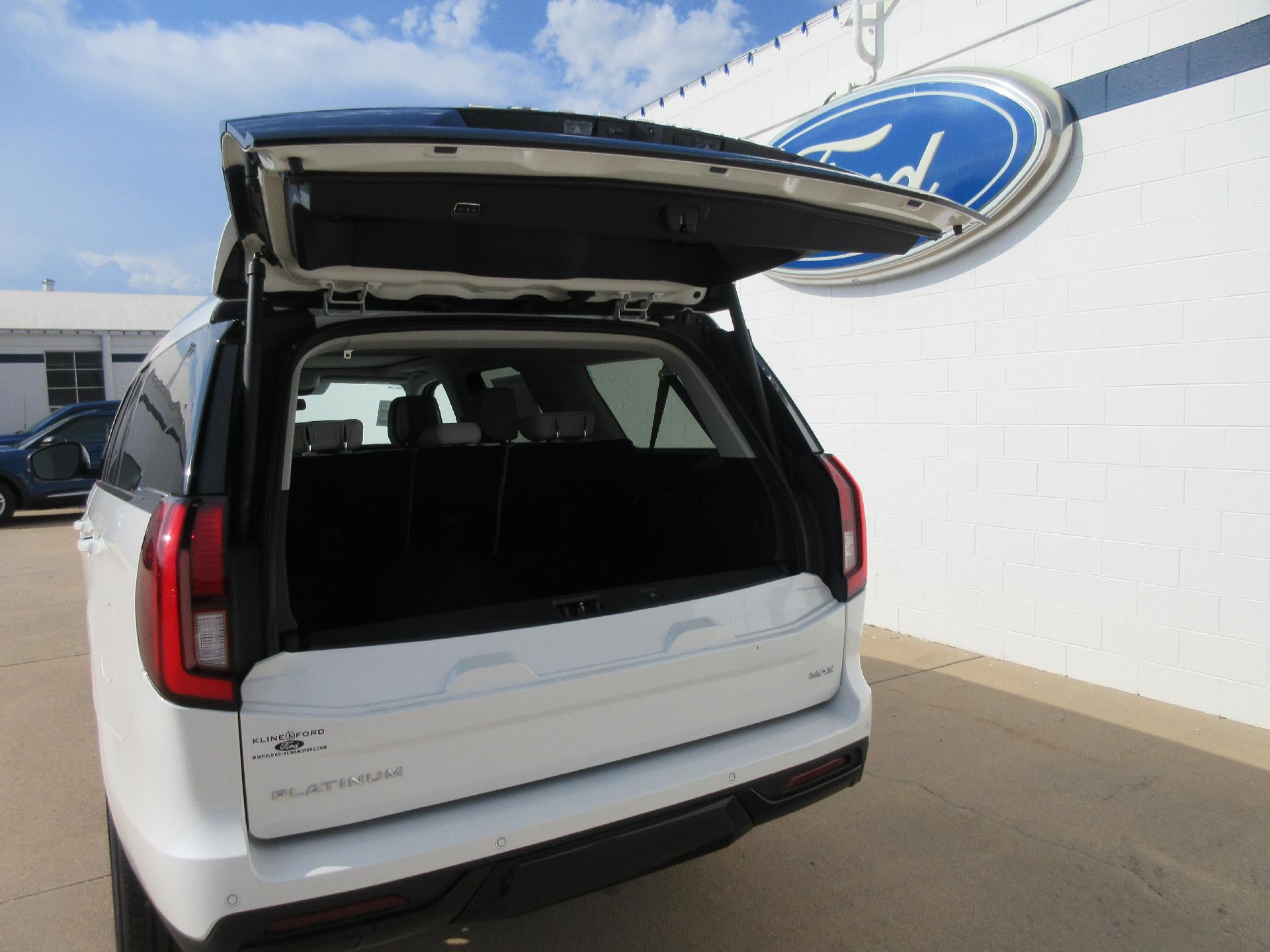 2027 Ford Expedition Max Platinum 4x4