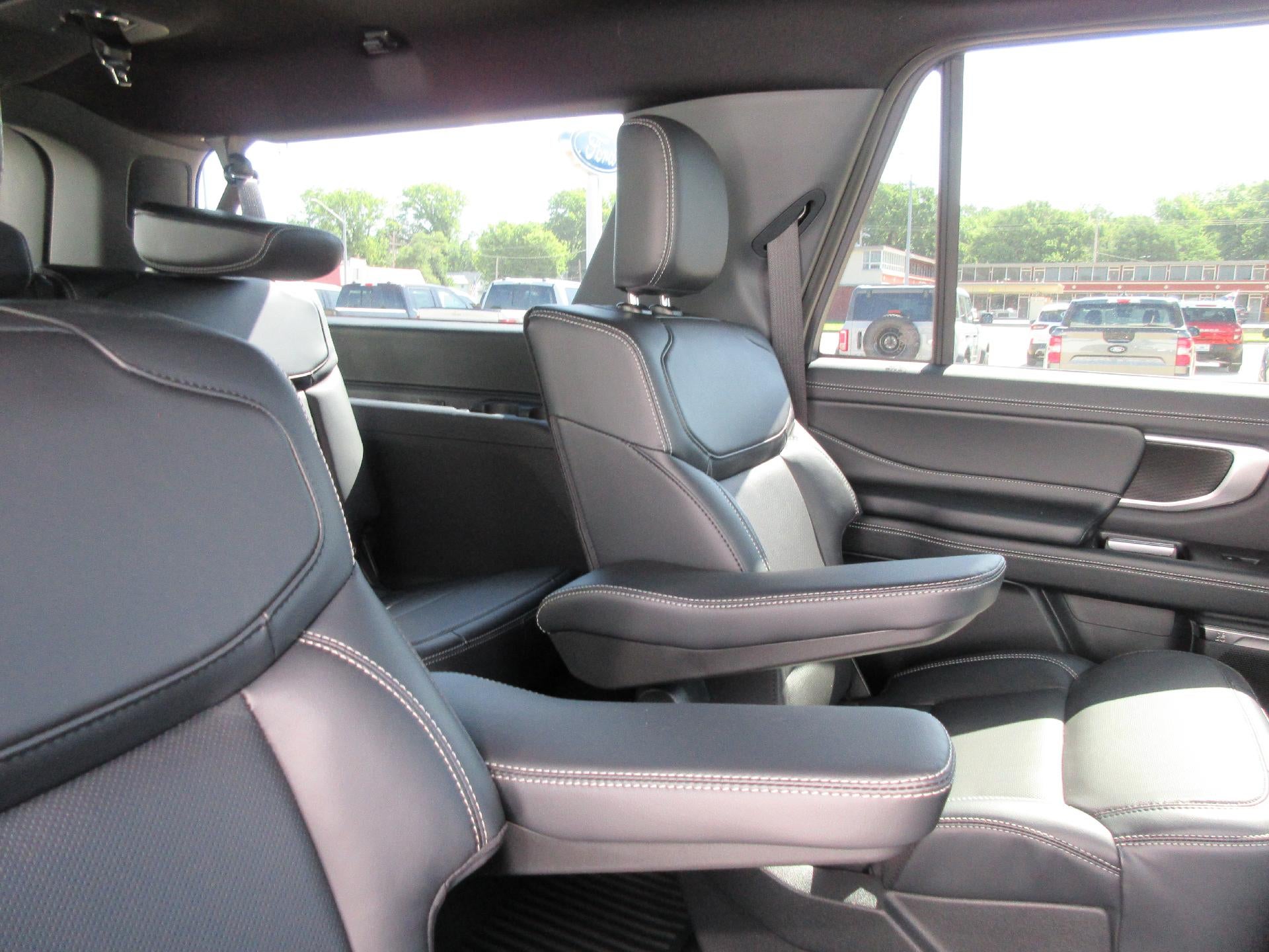2027 Ford Expedition Max Platinum 4x4