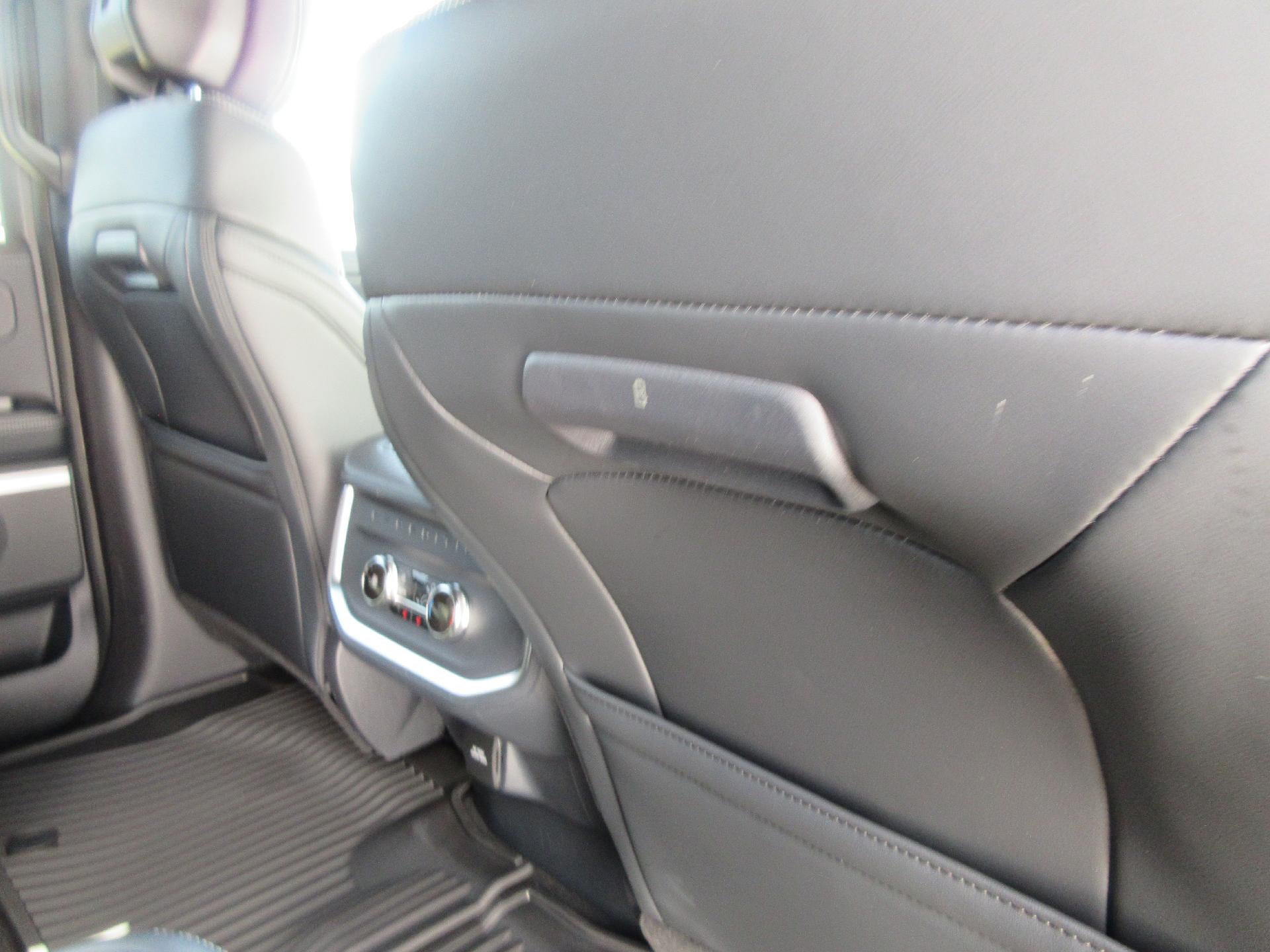 2027 Ford Expedition Max Platinum 4x4