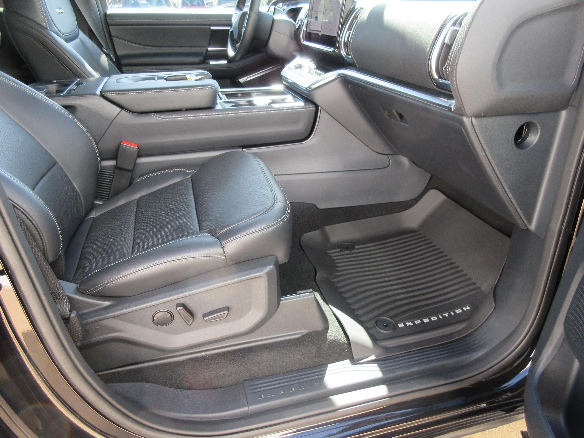 2027 Ford Expedition Max Platinum 4x4