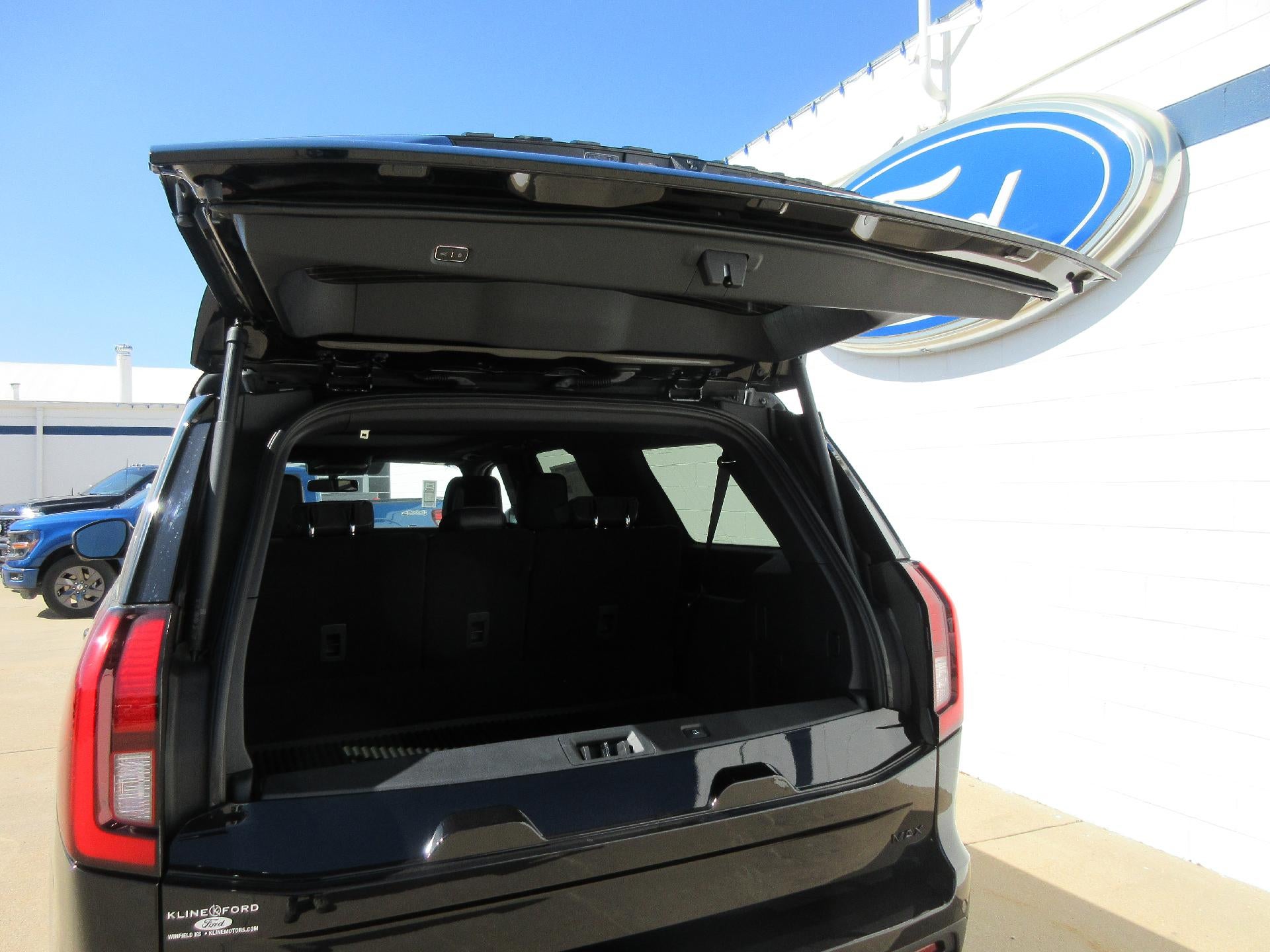 2027 Ford Expedition Max Platinum 4x4