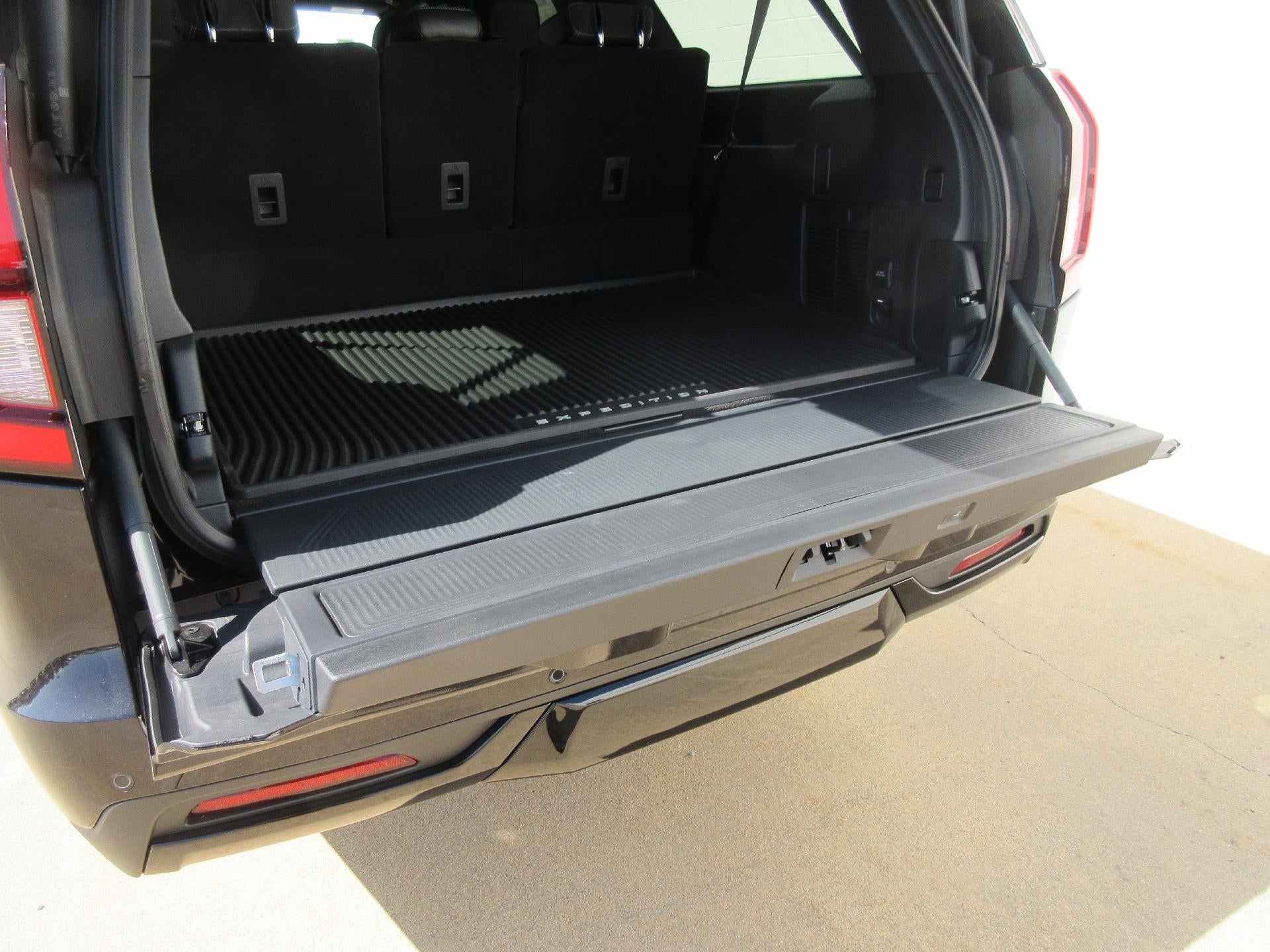 2027 Ford Expedition Max Platinum 4x4