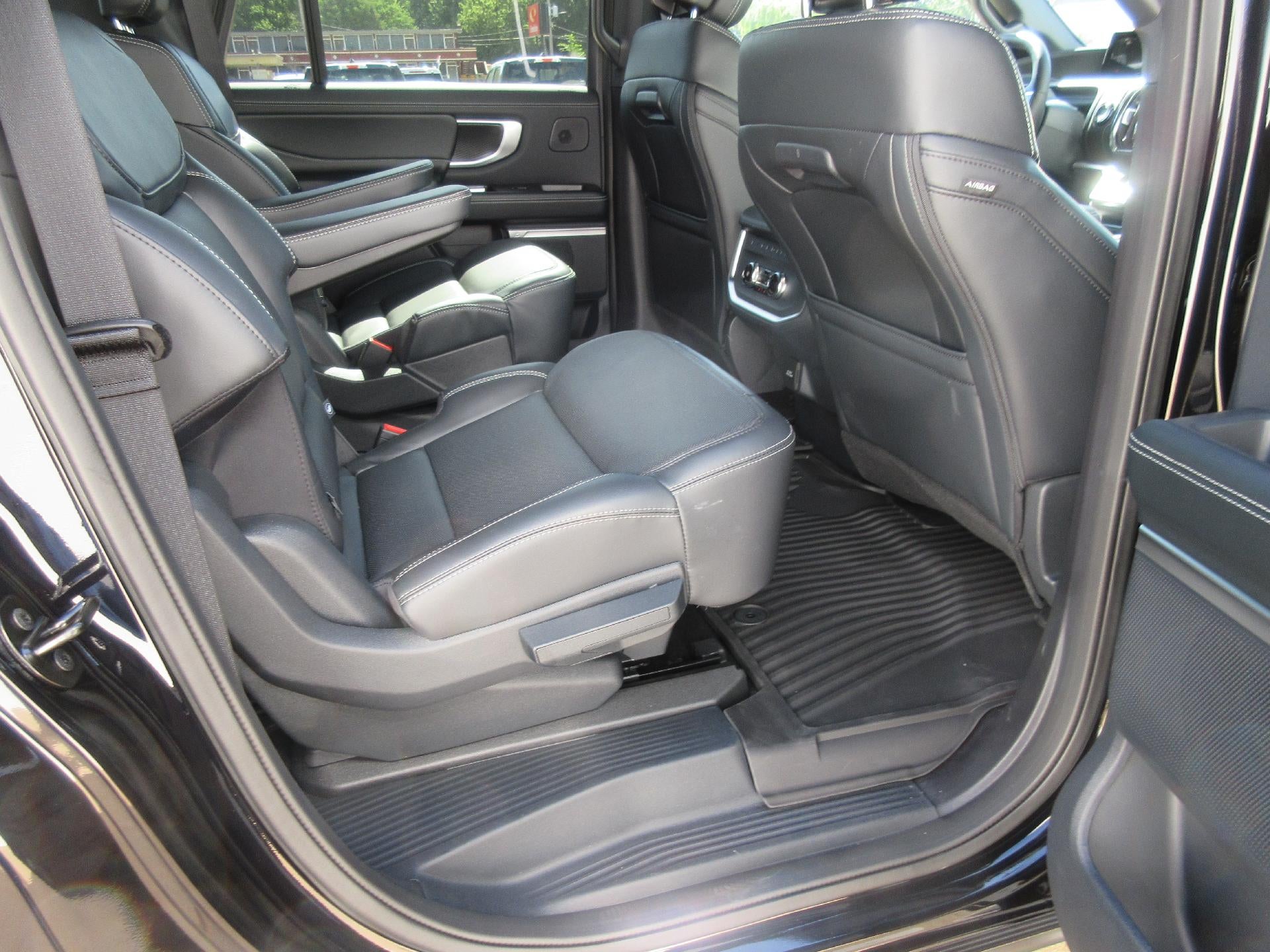 2027 Ford Expedition Max Platinum 4x4
