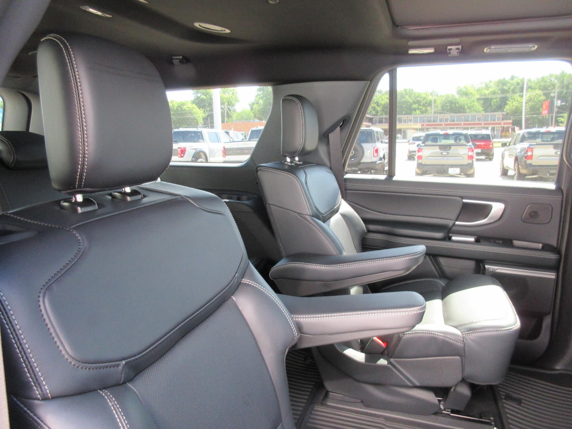 2027 Ford Expedition Max Platinum 4x4