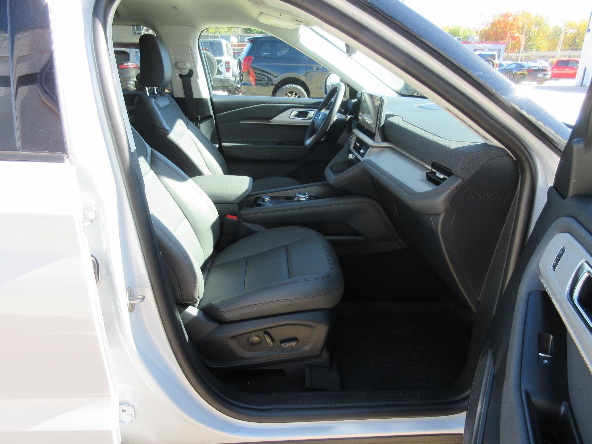 2026 Ford Explorer Active RWD