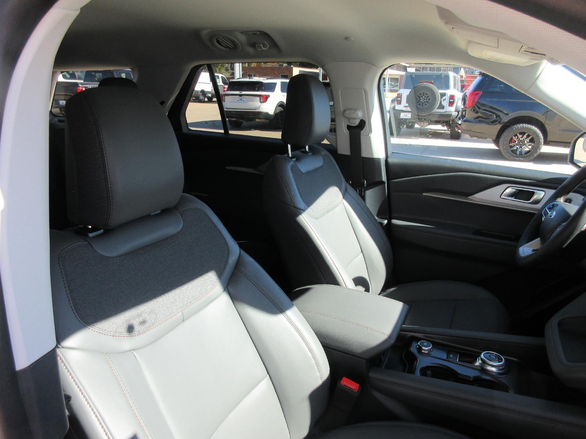 2026 Ford Explorer Active RWD