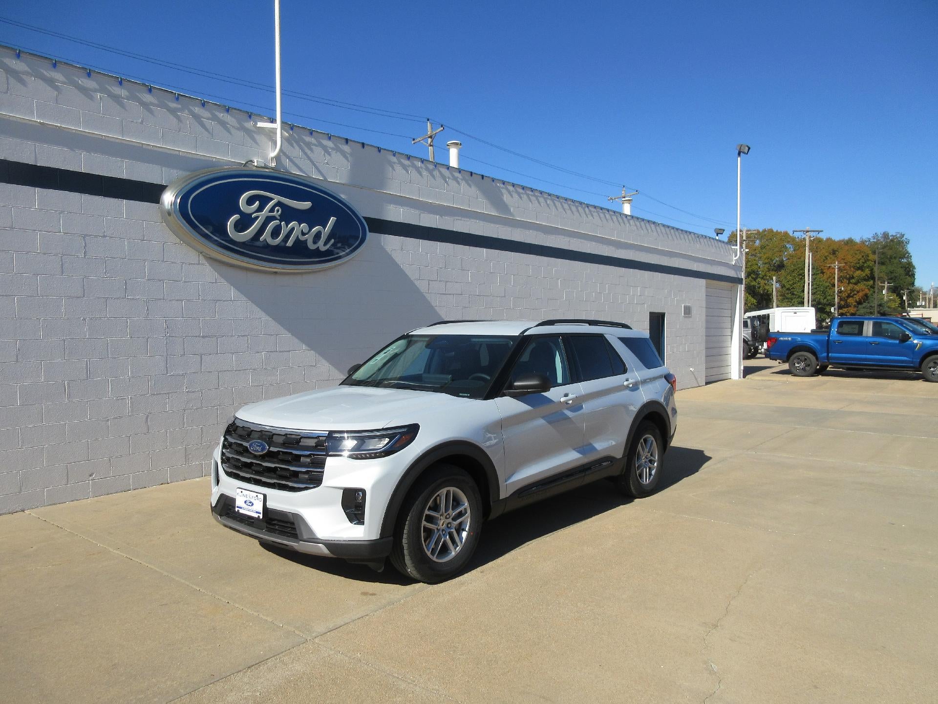 2026 Ford Explorer Active RWD