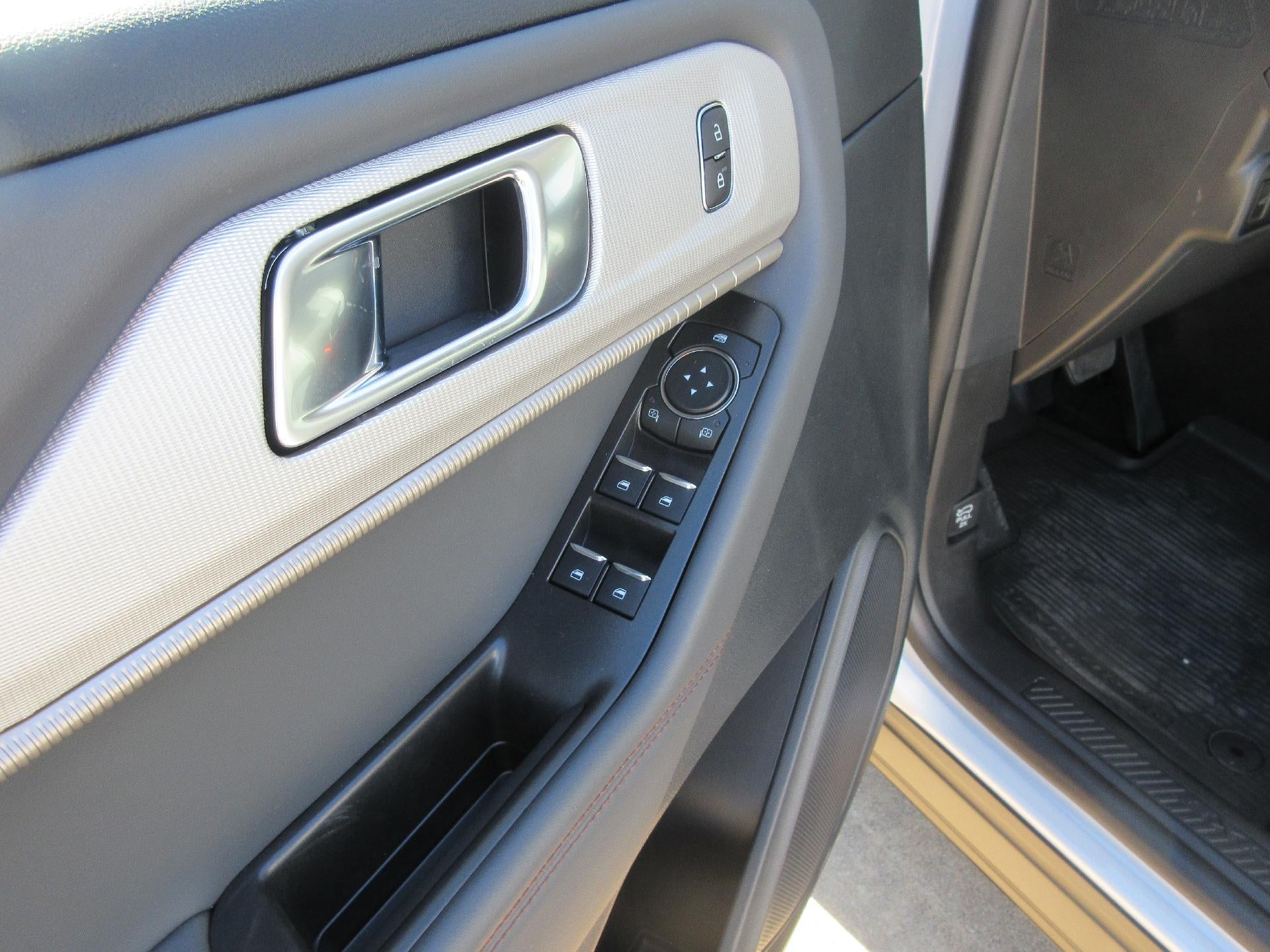 2026 Ford Explorer Active RWD