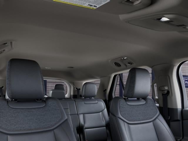 2027 Ford Explorer Active w/200A Pkg 4WD