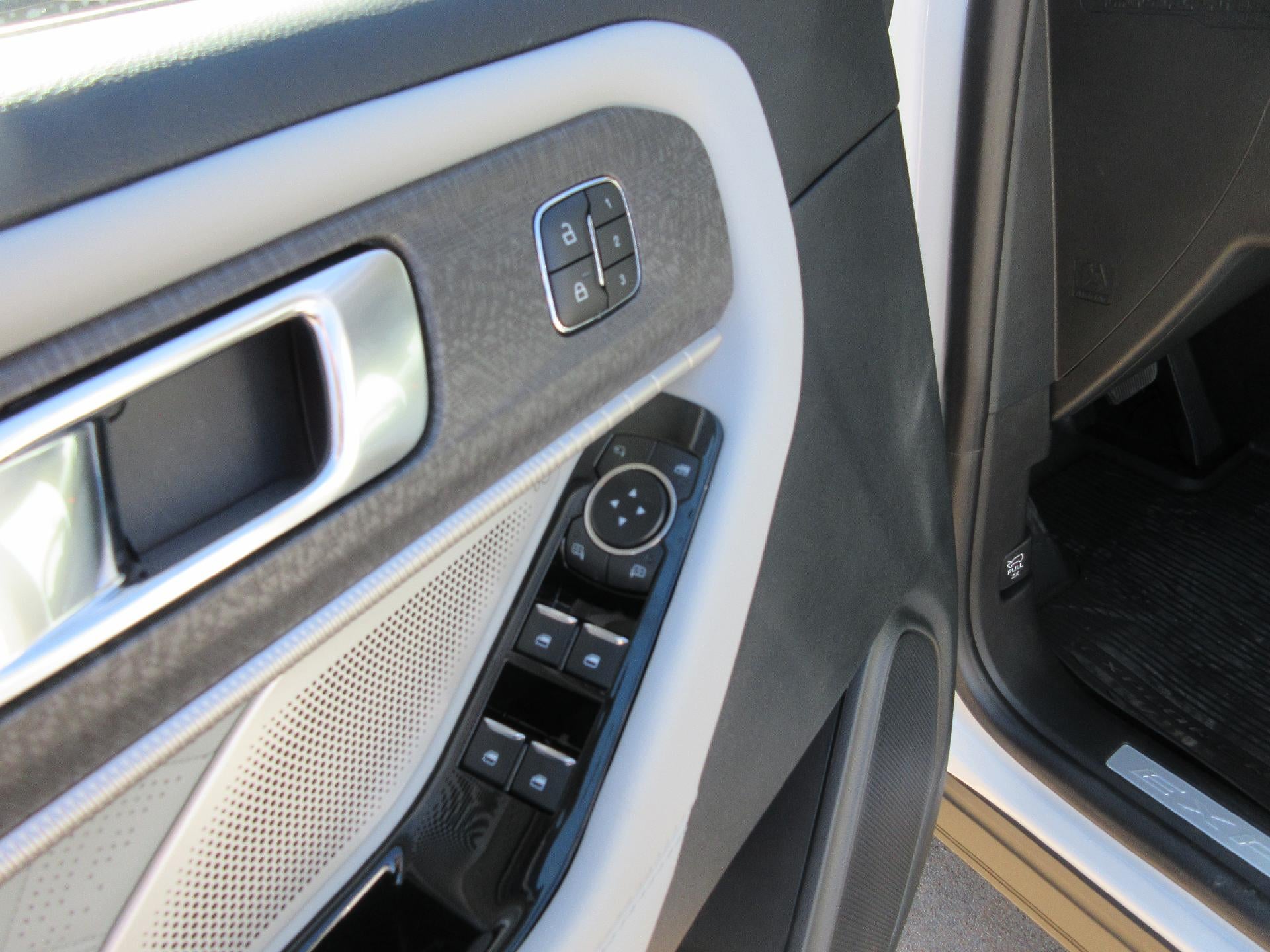 2026 Ford Explorer Platinum 4WD