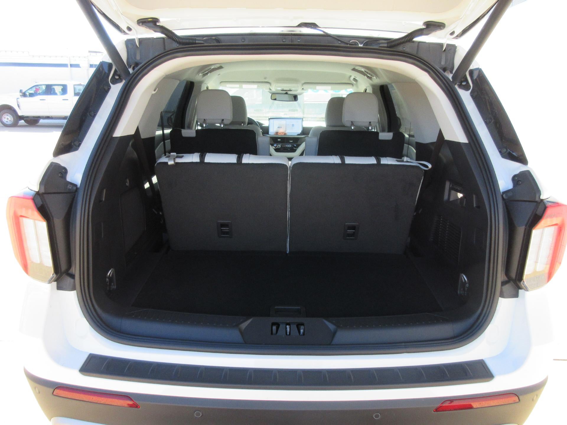 2026 Ford Explorer Platinum 4WD