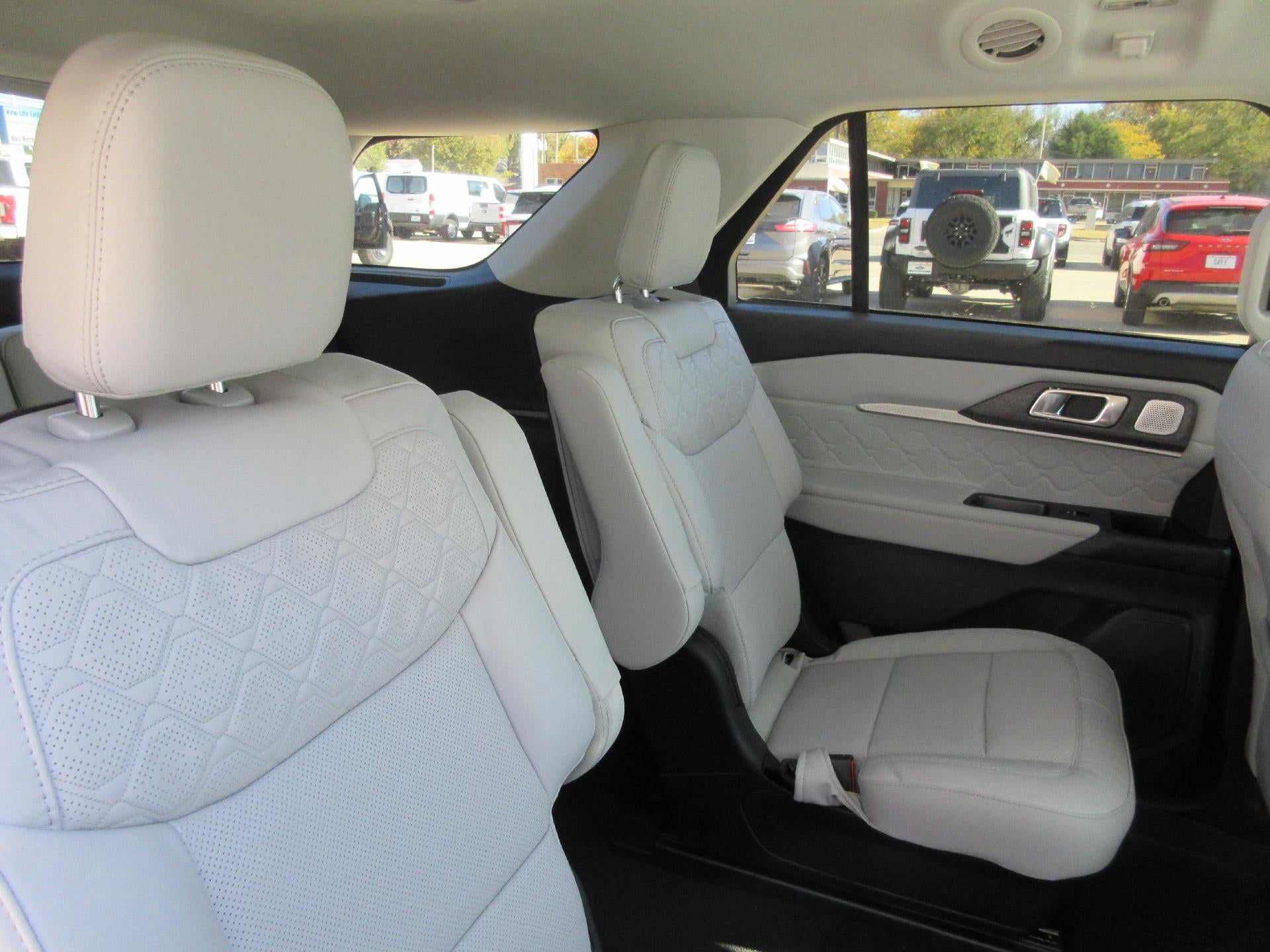 2026 Ford Explorer Platinum 4WD